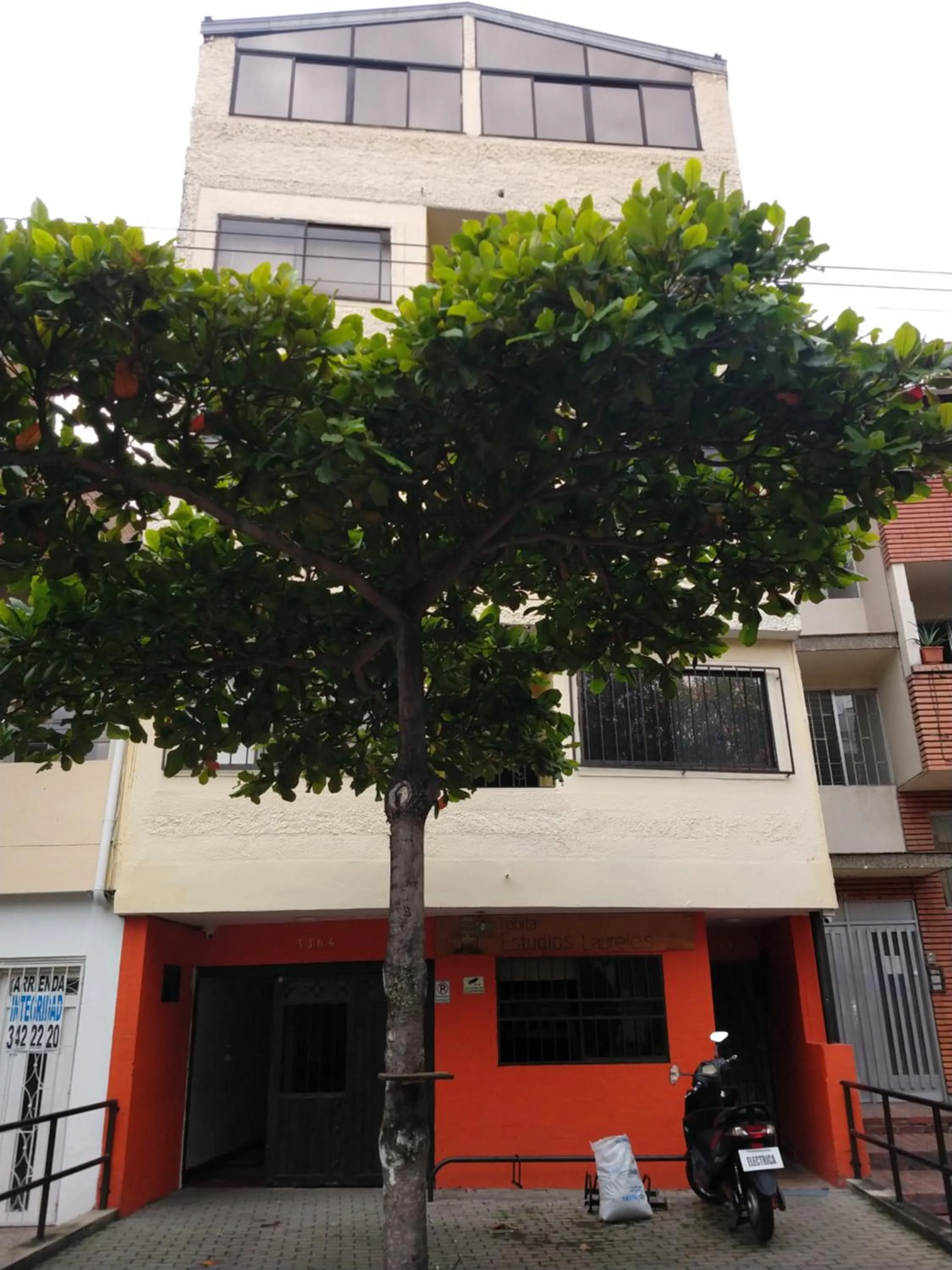 Habita Estudios Laureles