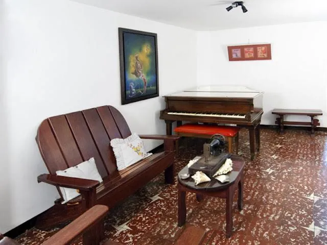 Habita Estudios Laureles