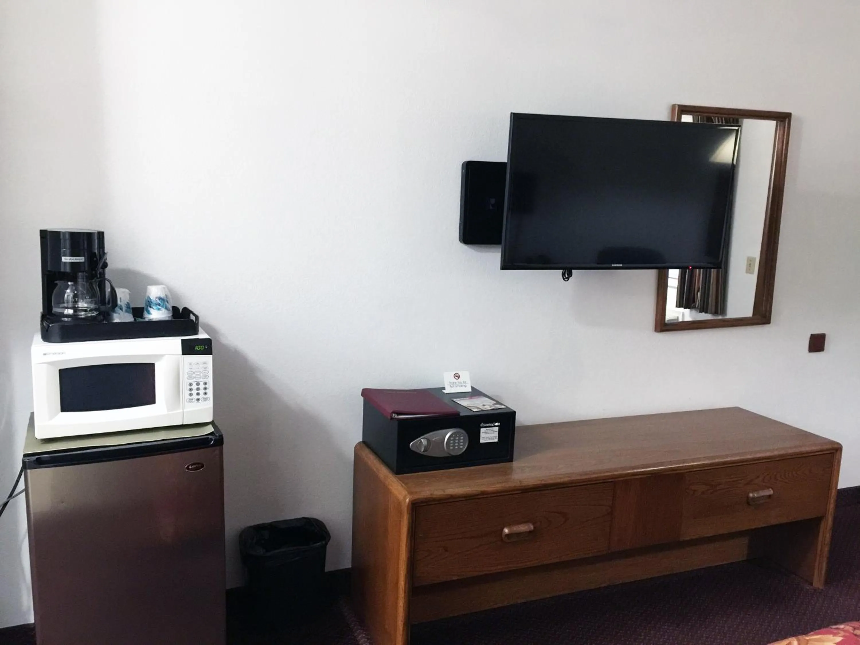 TV and multimedia in Westward Inn