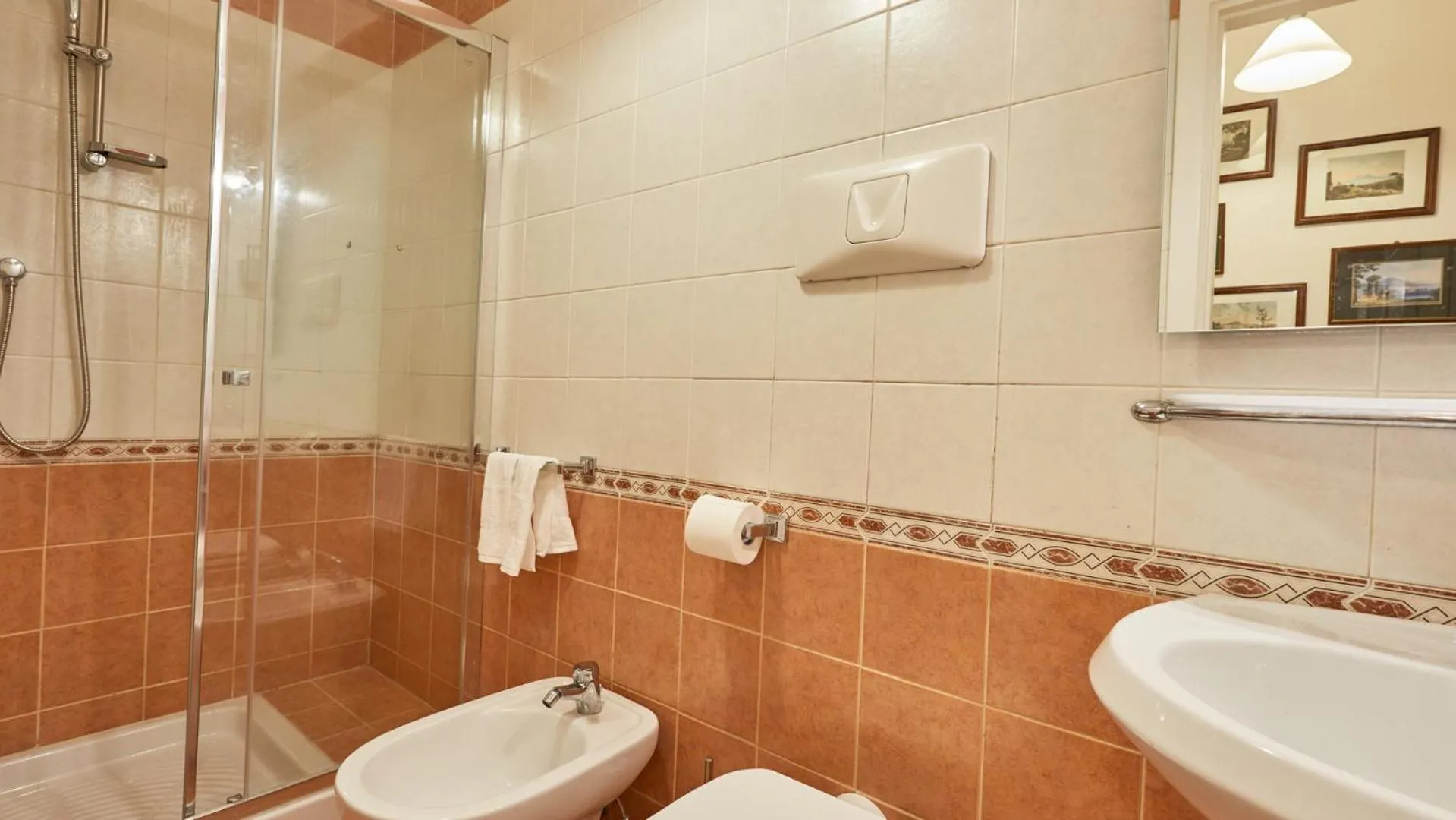 Shower in Madì Rooms