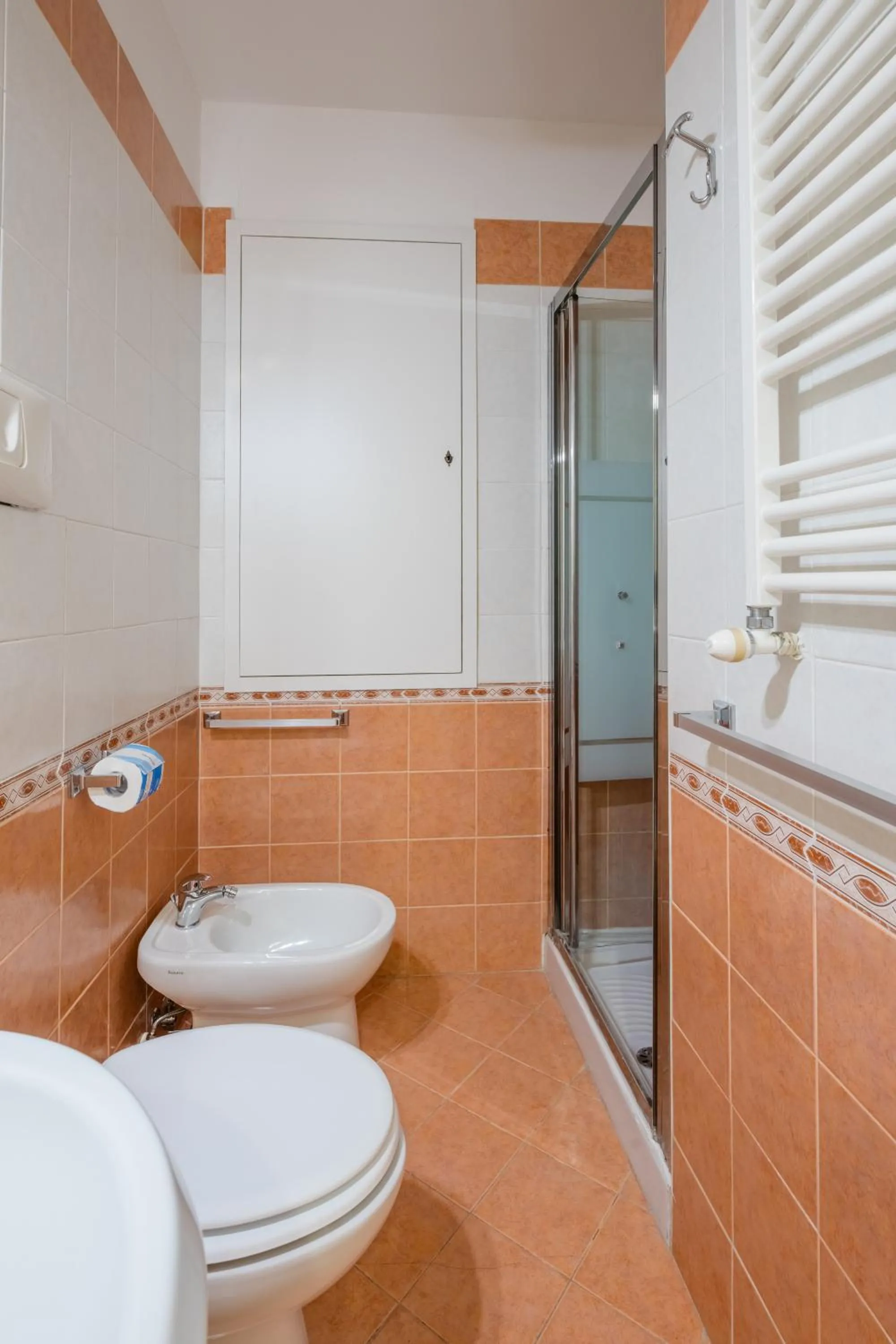 Shower in Madì Rooms