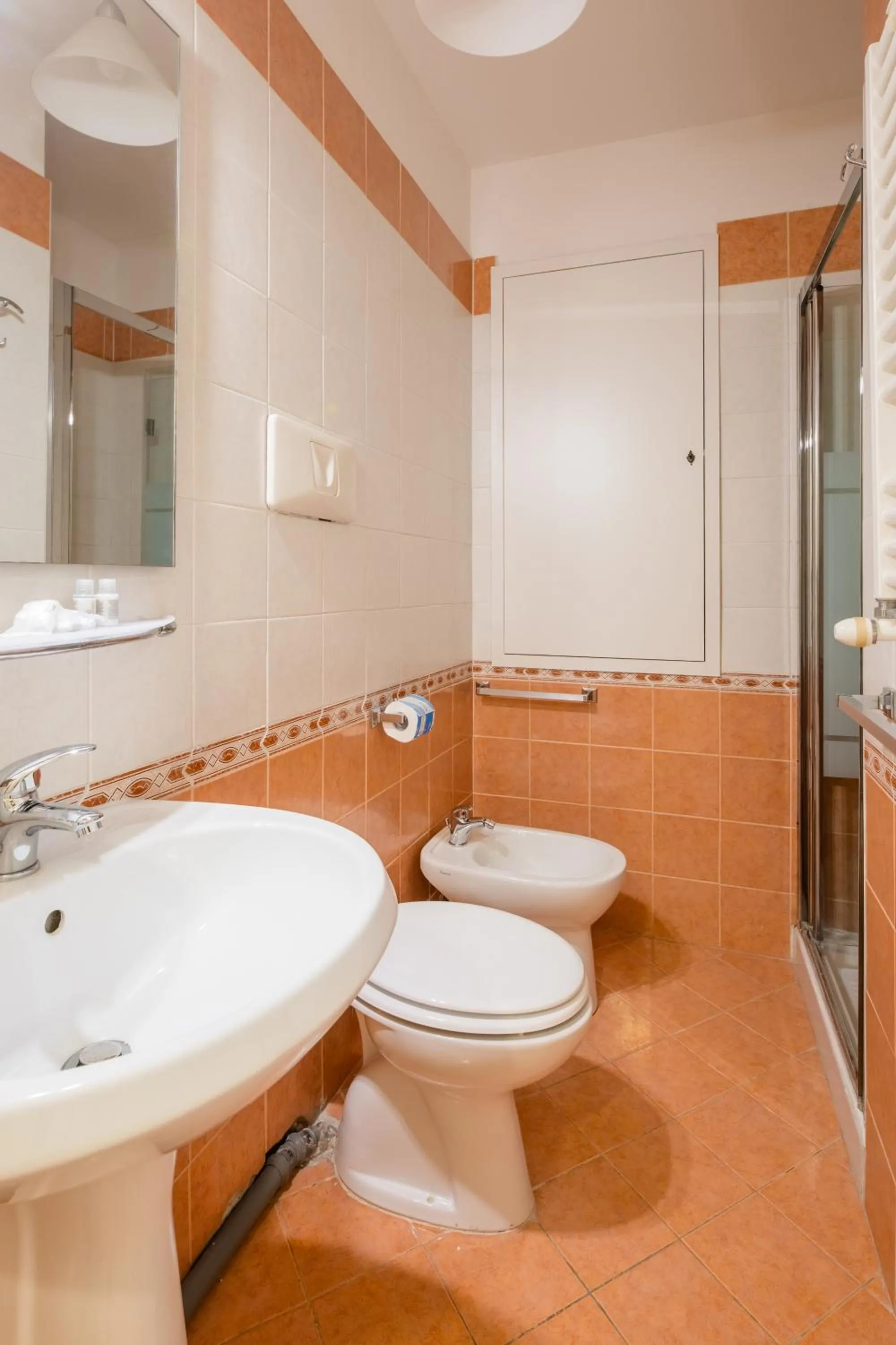 Shower in Madì Rooms