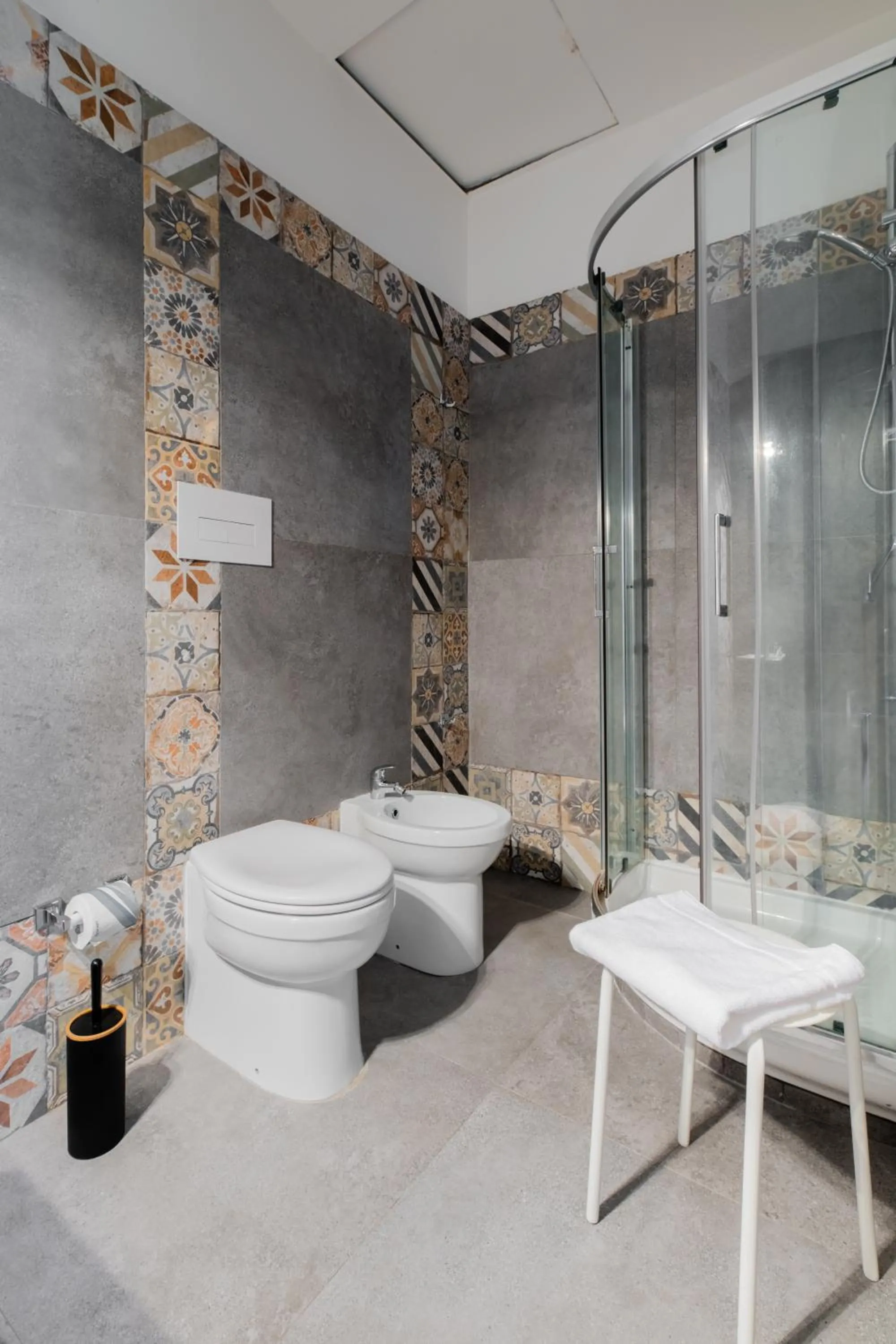 Shower in Madì Rooms