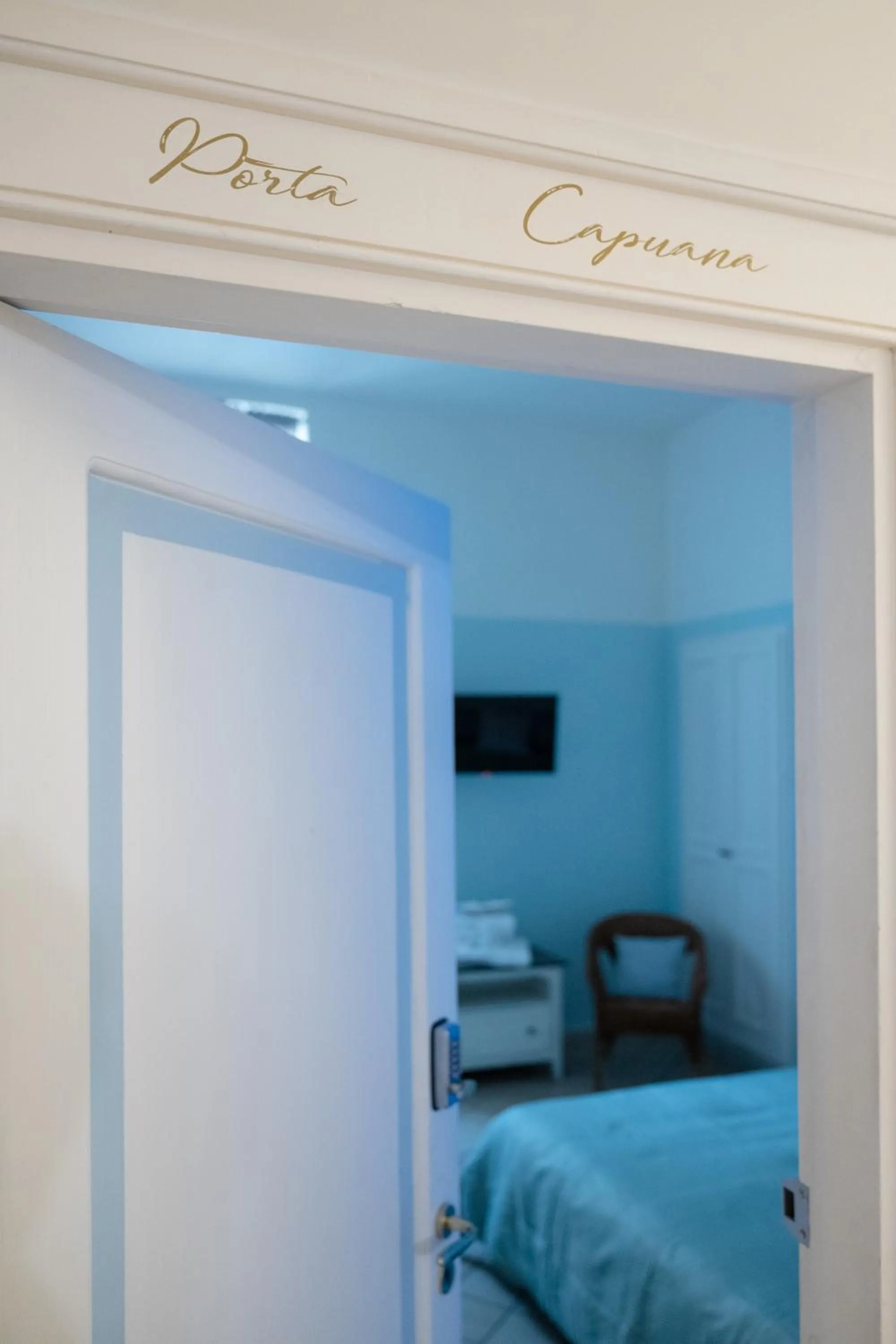 Bedroom, Bed in Madì Rooms