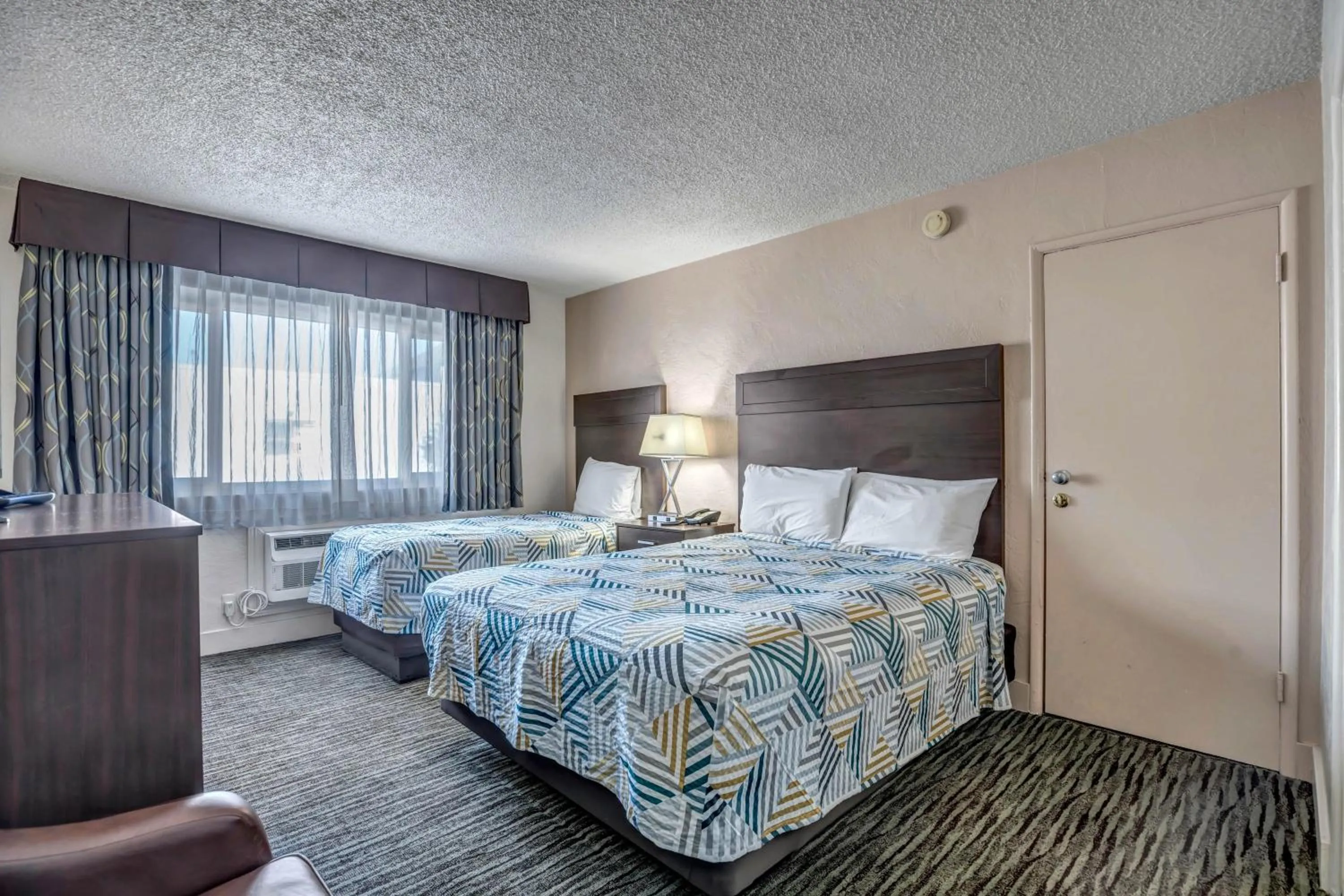 Bed in Eastside Lodge