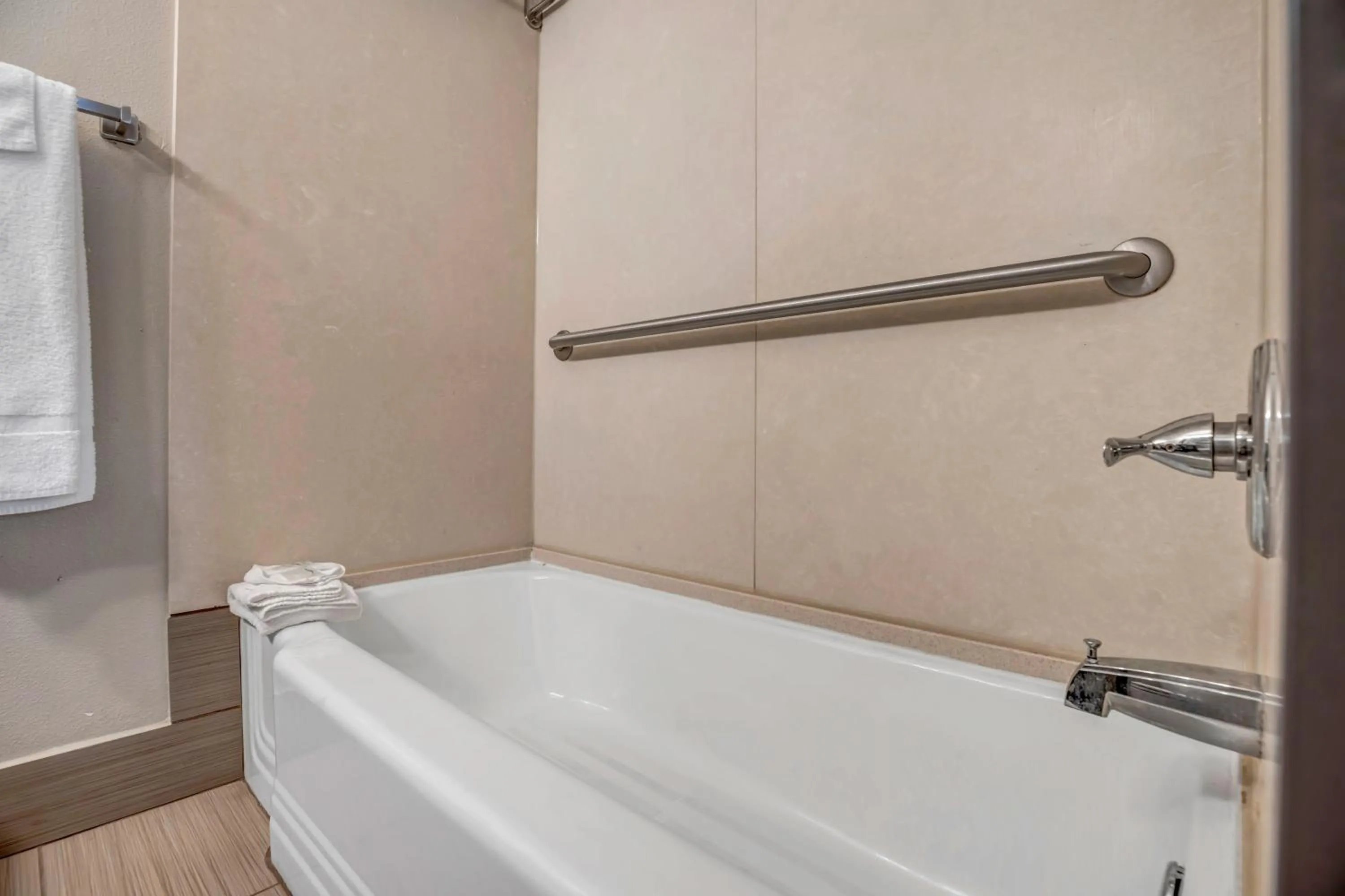 Bathroom in Eastside Lodge