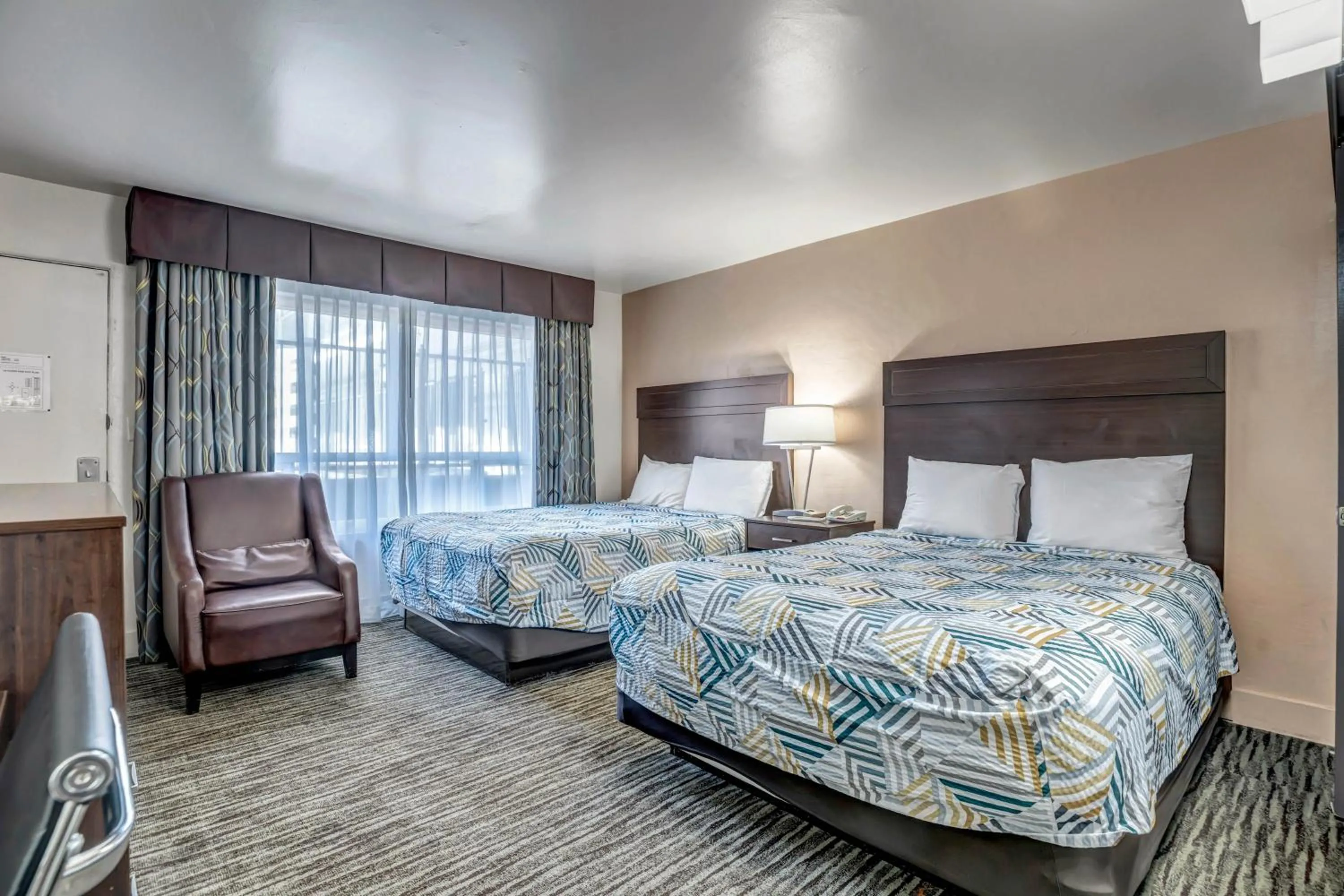 Bed in Eastside Lodge