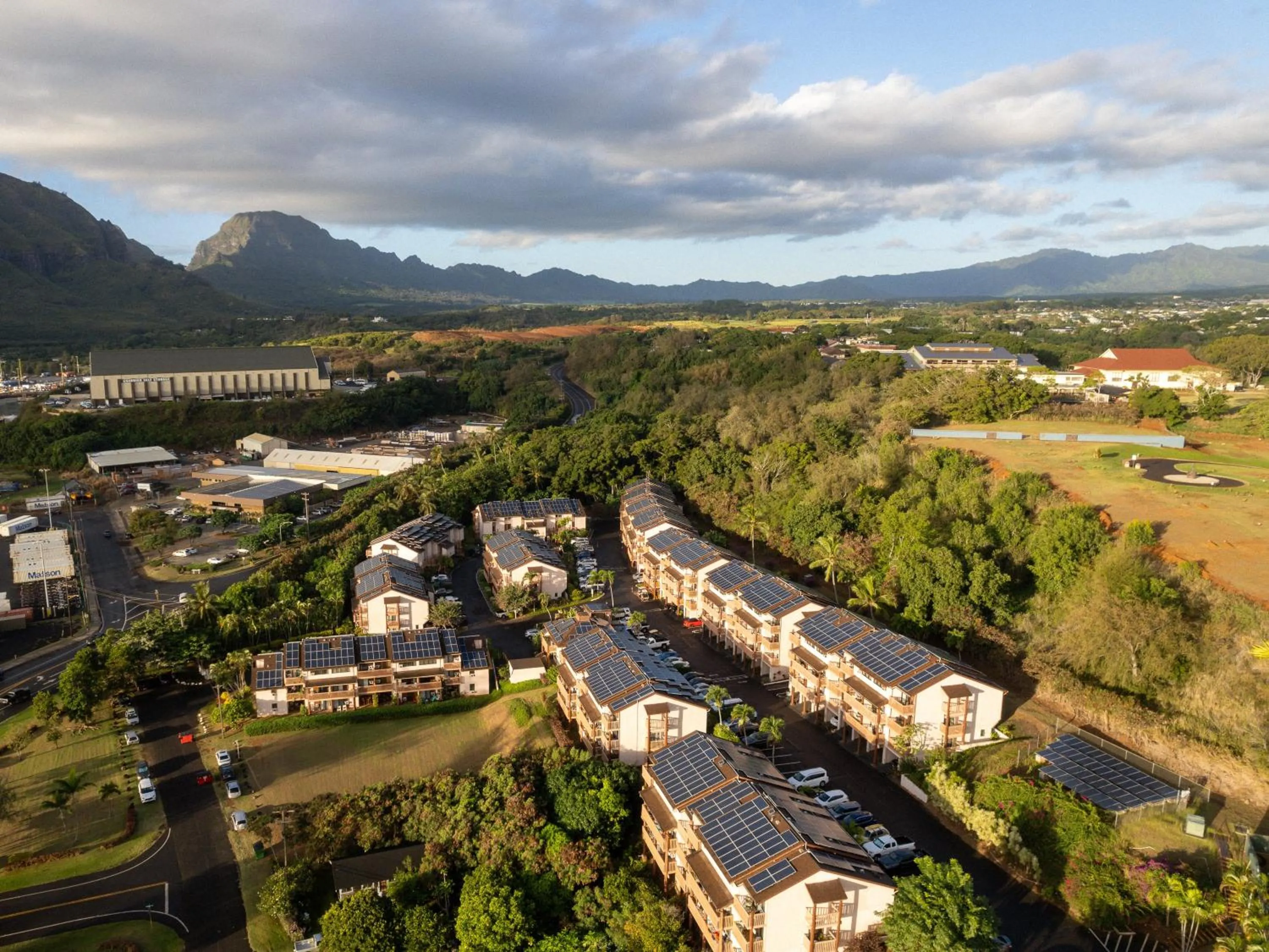 Property building in Banyan Harbor Resort