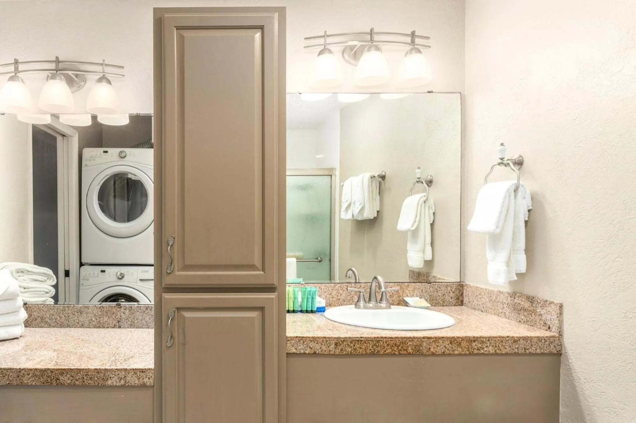 Photo of the whole room in Banyan Harbor Resort