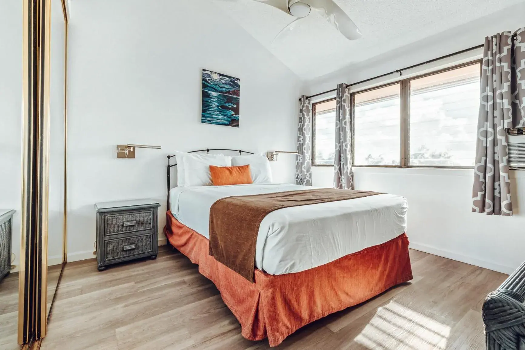 Bed in Banyan Harbor Resort Bed in Banyan Harbor Resort