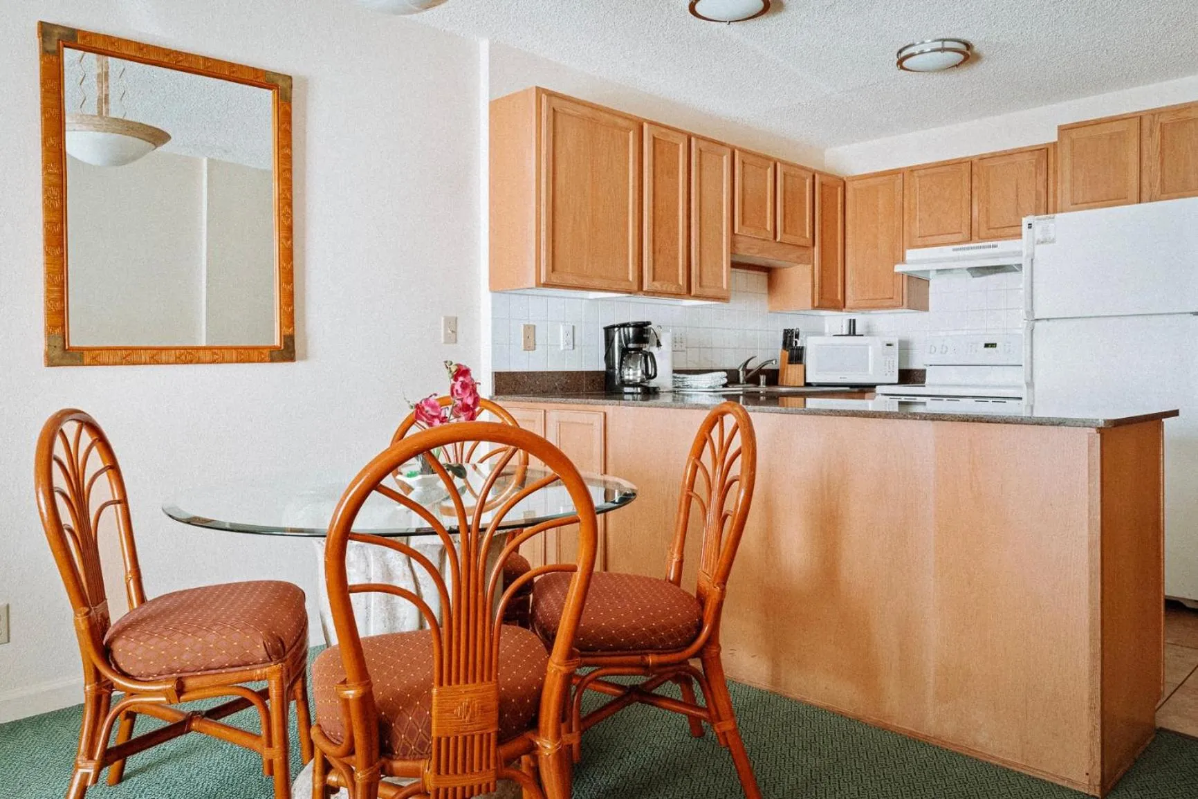 Kitchen or kitchenette in Banyan Harbor Resort