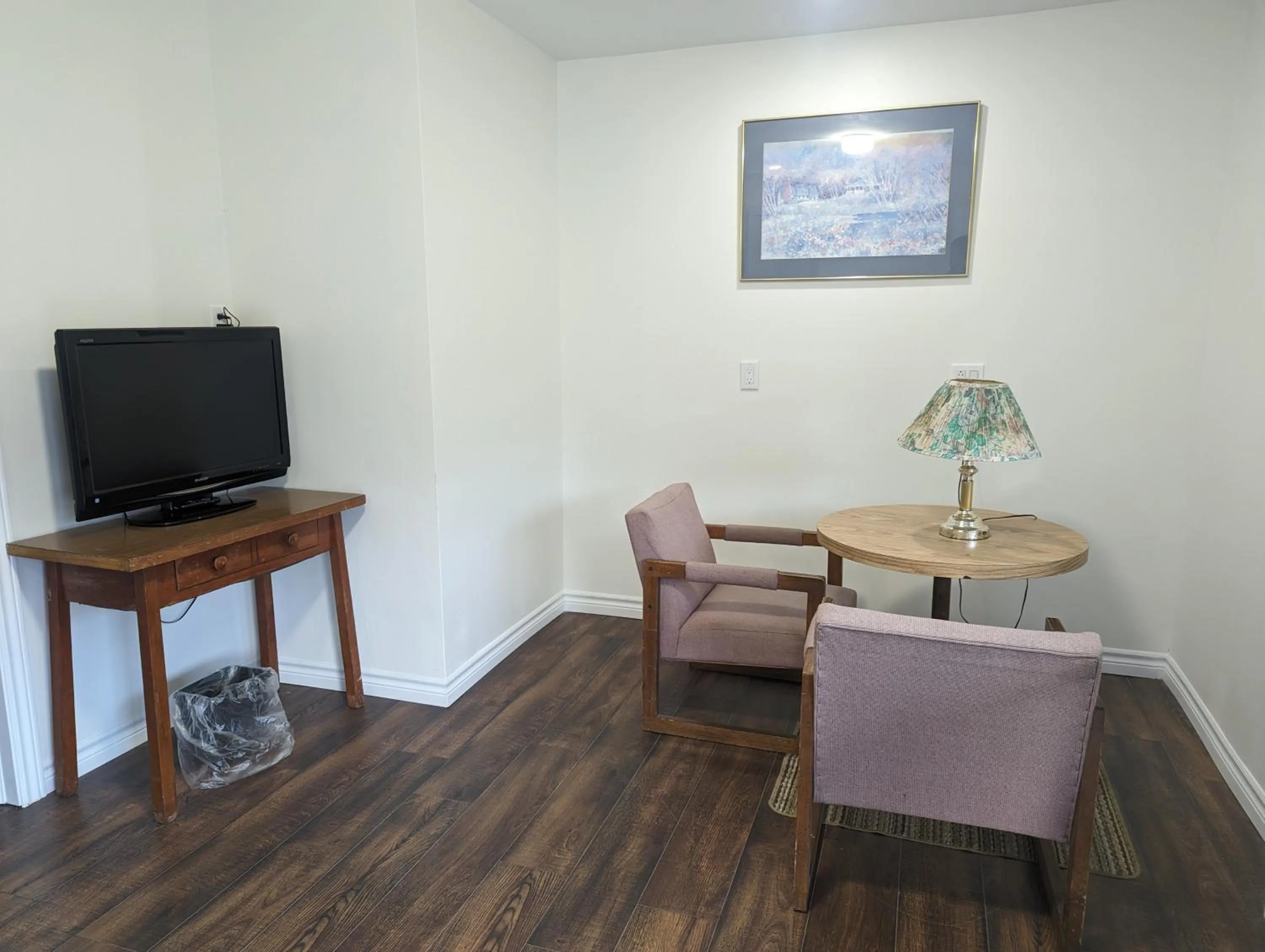 Living room in Regent Motel