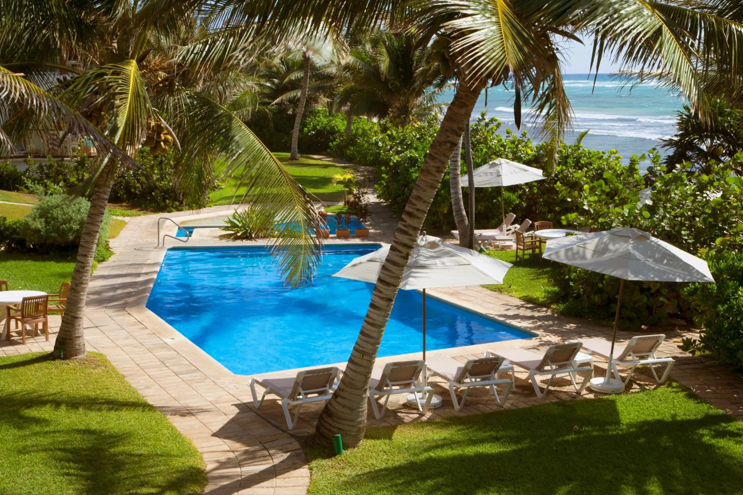 Swimming pool in Las Villas Akumal