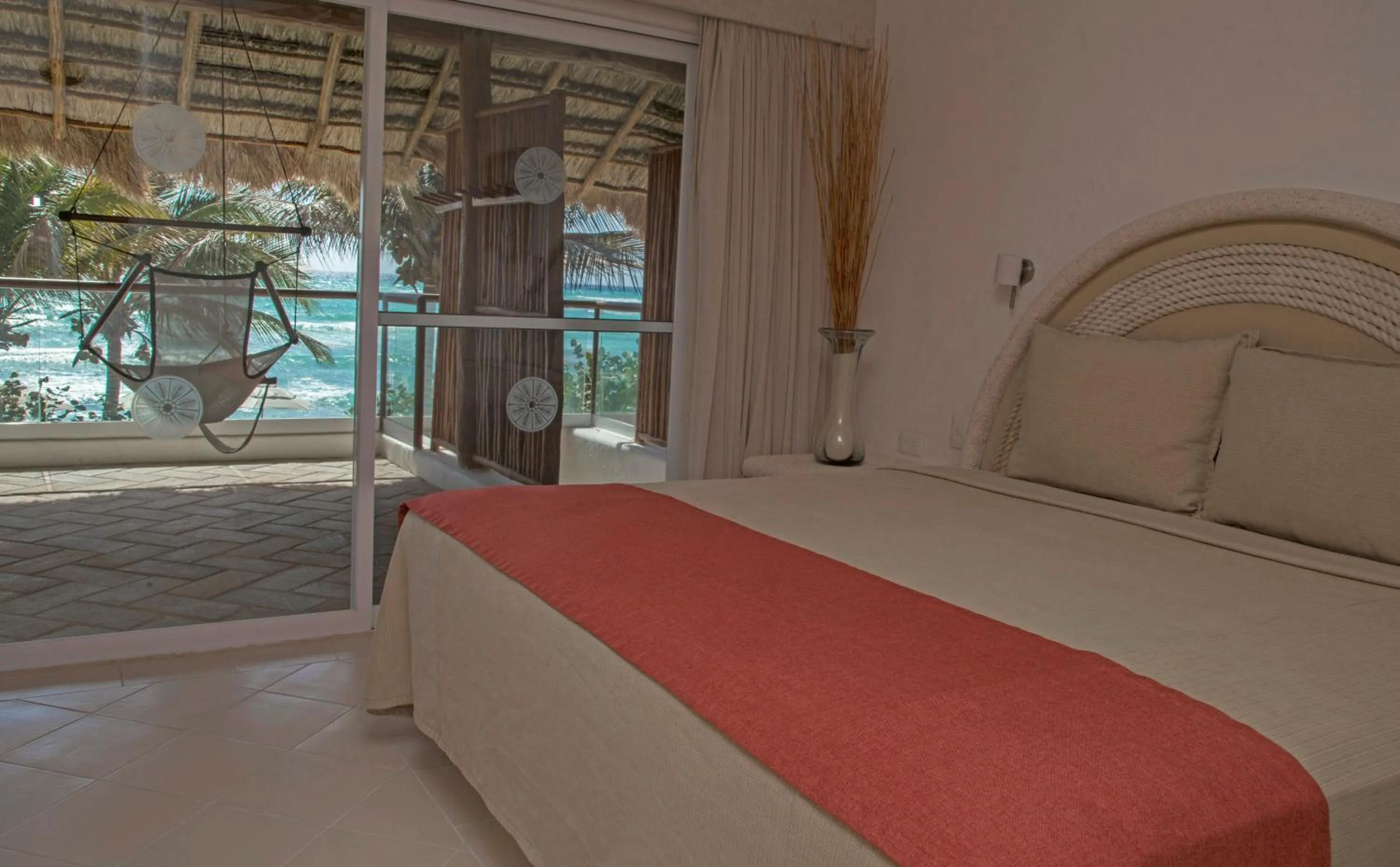 Sea view, Bed in Las Villas Akumal