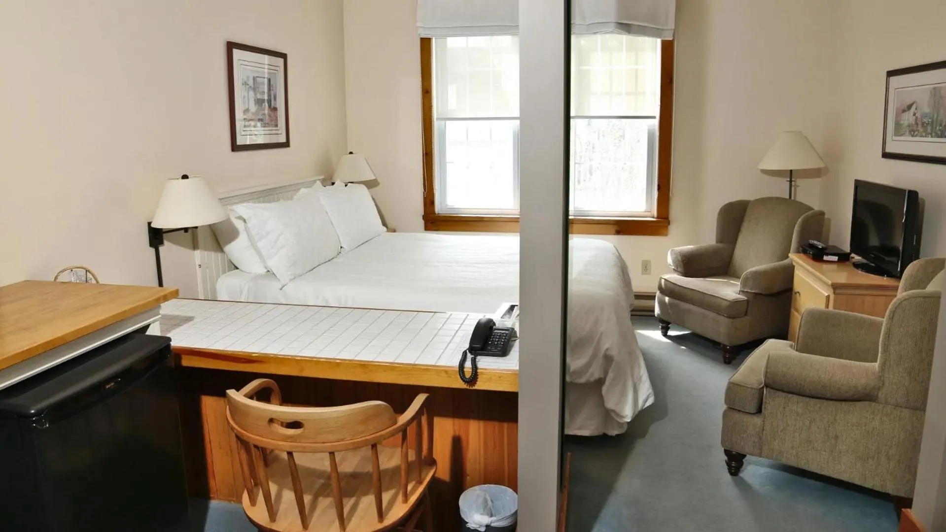 Bed in Kettle Creek Inn