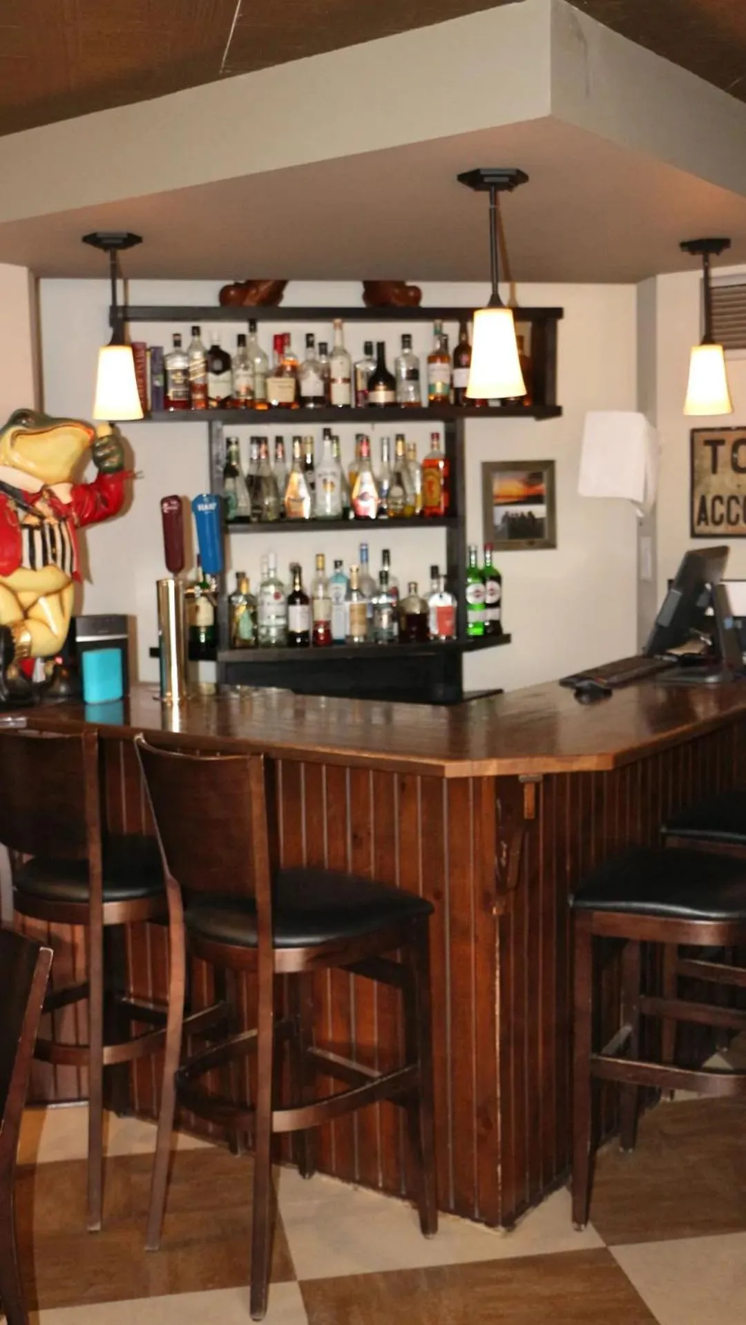 Lounge or bar in Kettle Creek Inn
