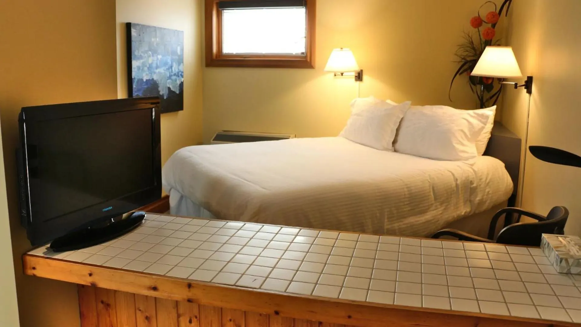 Bed in Kettle Creek Inn