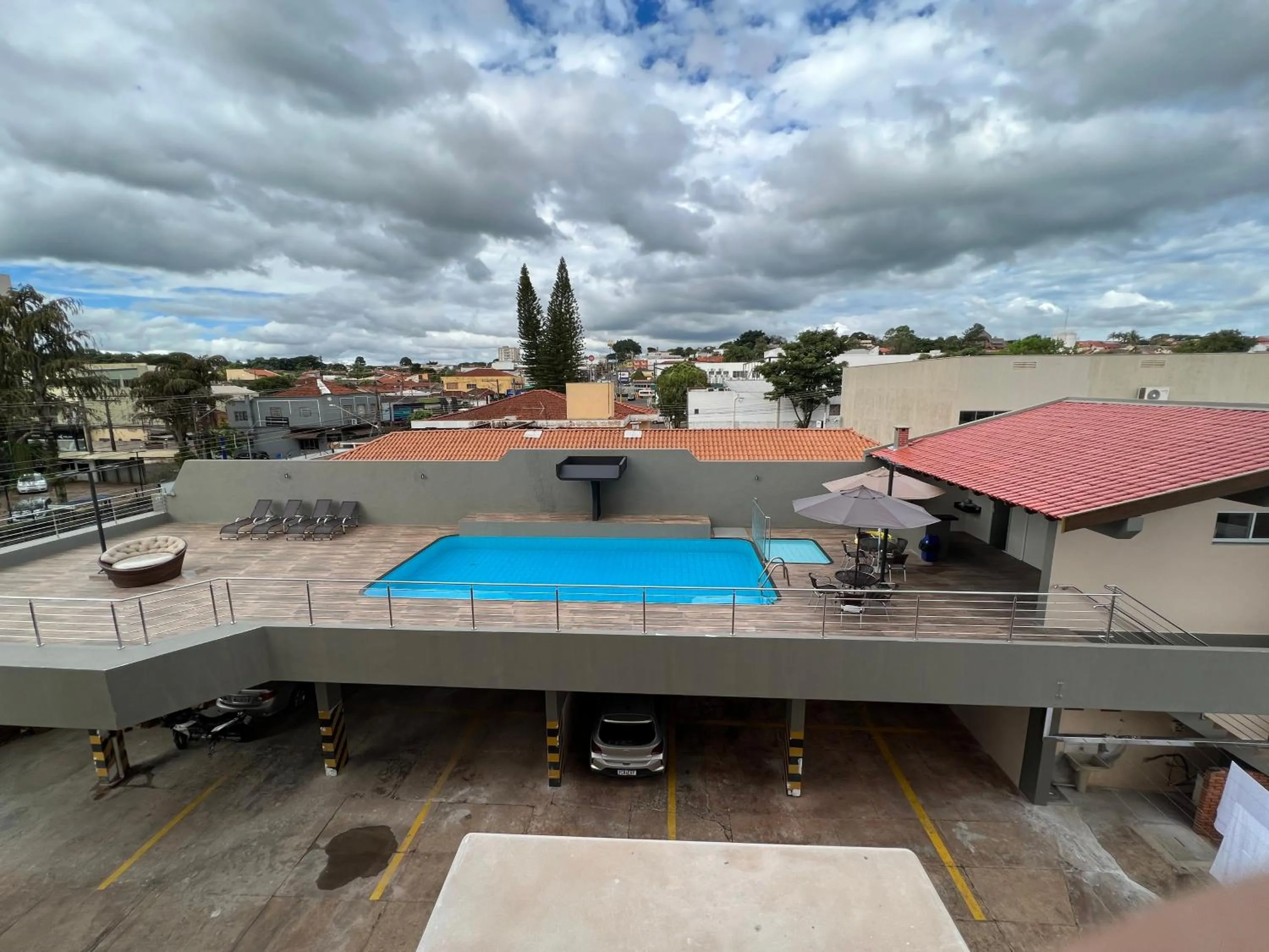 Swimming pool in Ônix Hotel