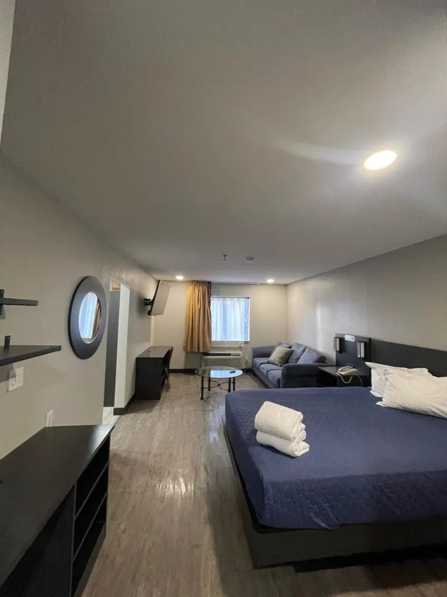 Bed in Pinetop Studio Suites