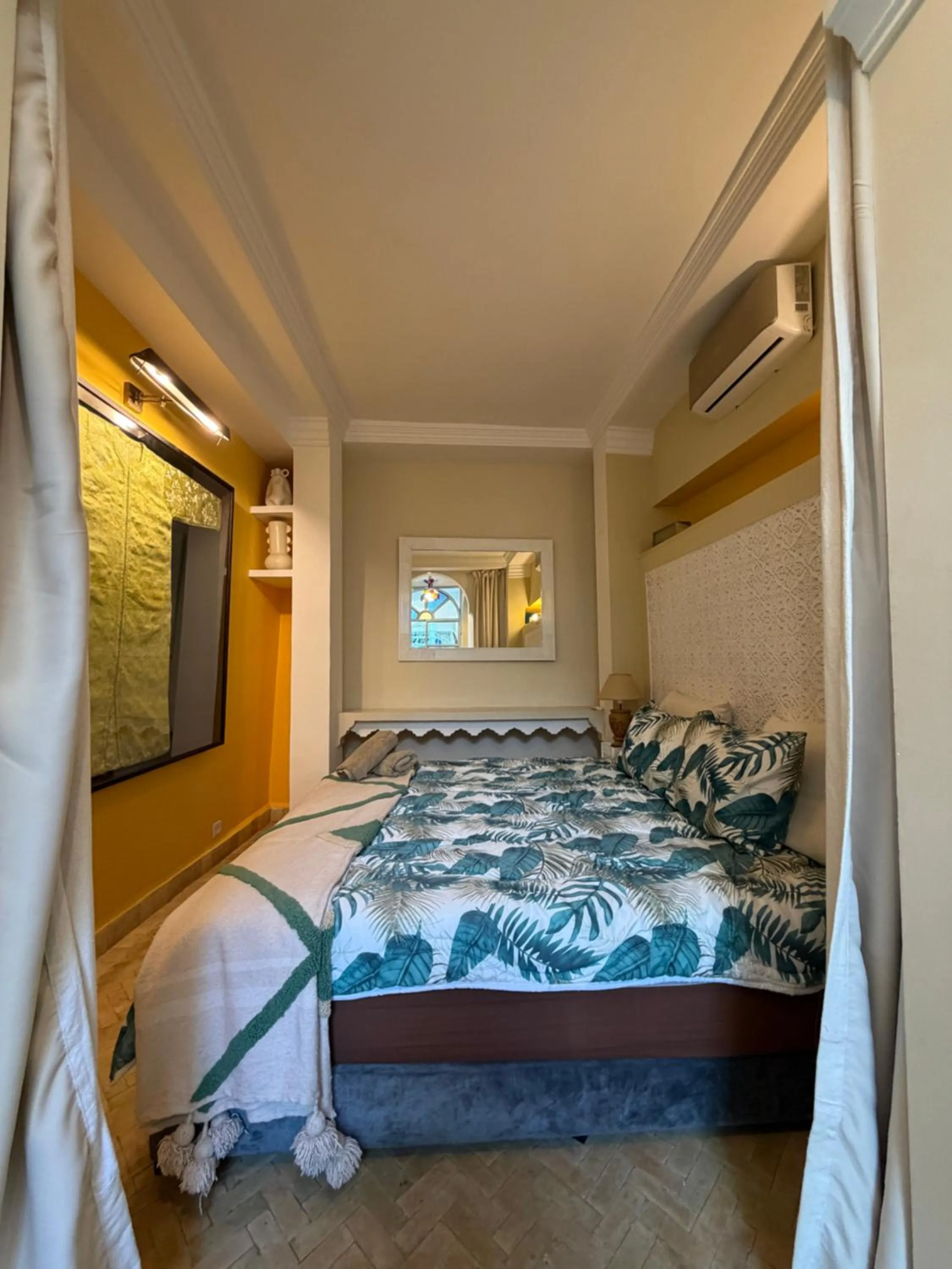 Bed in Riad Dar Saad - Hammam & Spa