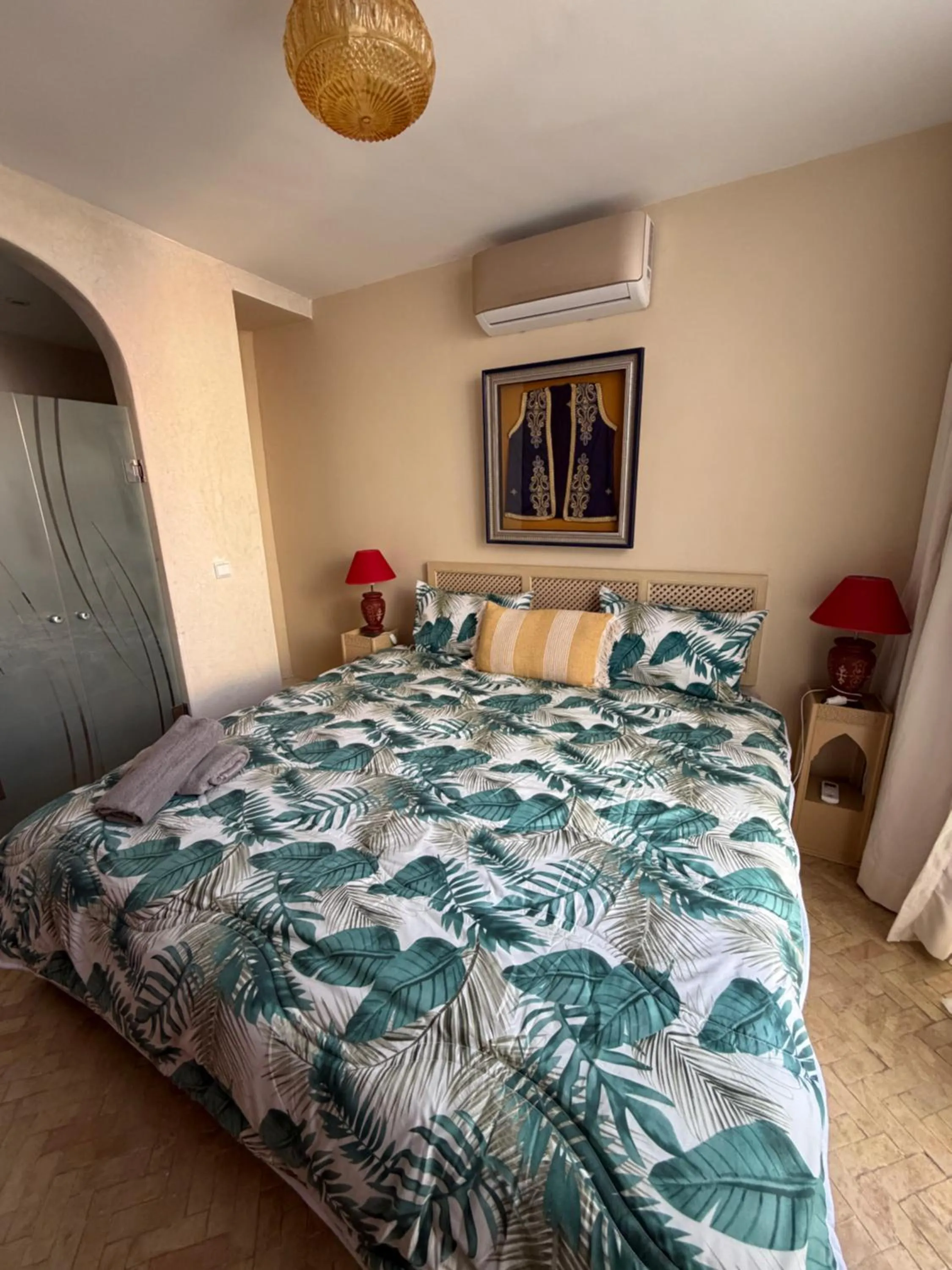 Bed in Riad Dar Saad - Hammam & Spa