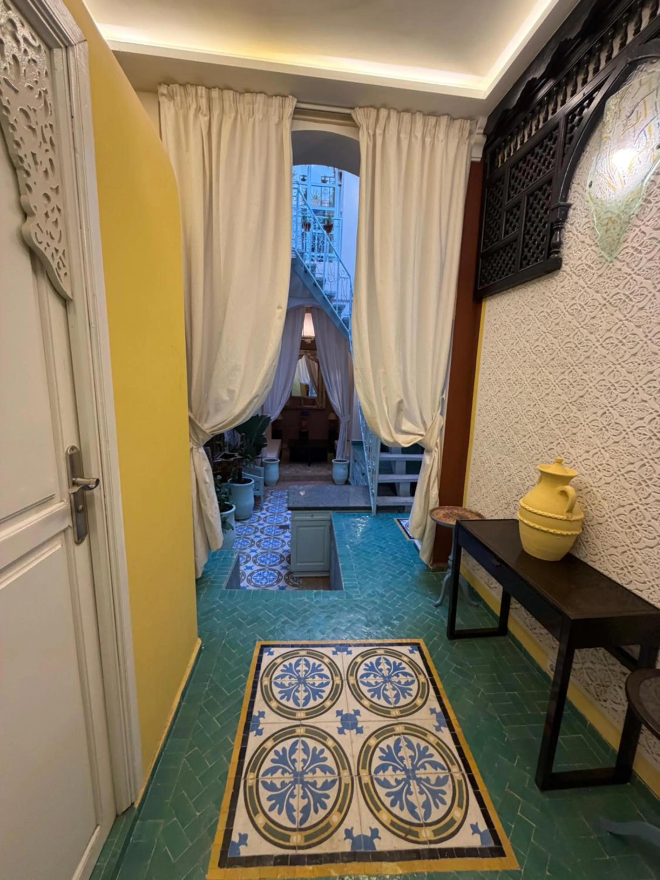Living room, Bed in Riad Dar Saad - Hammam & Spa