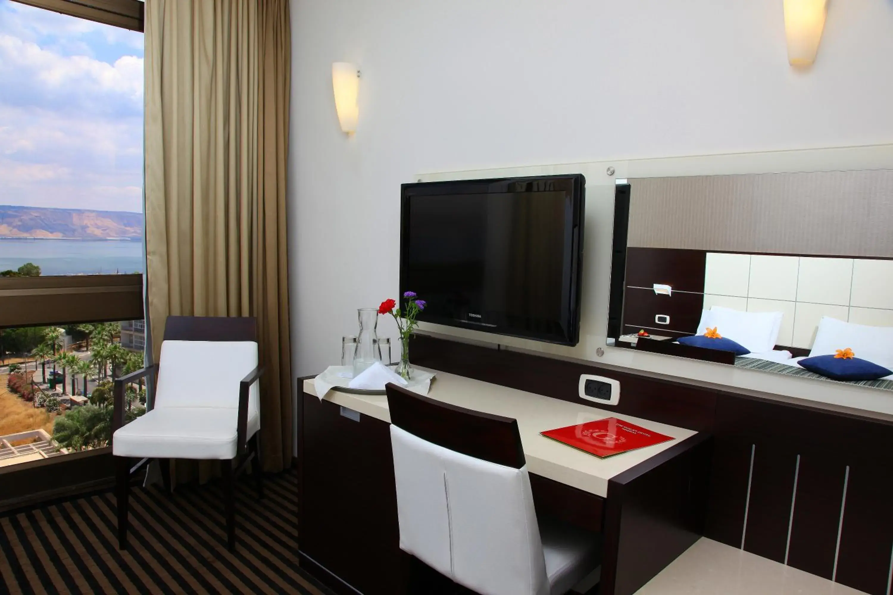 Standard Double Room with Partial Lake View in Golan Hotel Standard Double Room with Partial Lake View in Golan Hotel