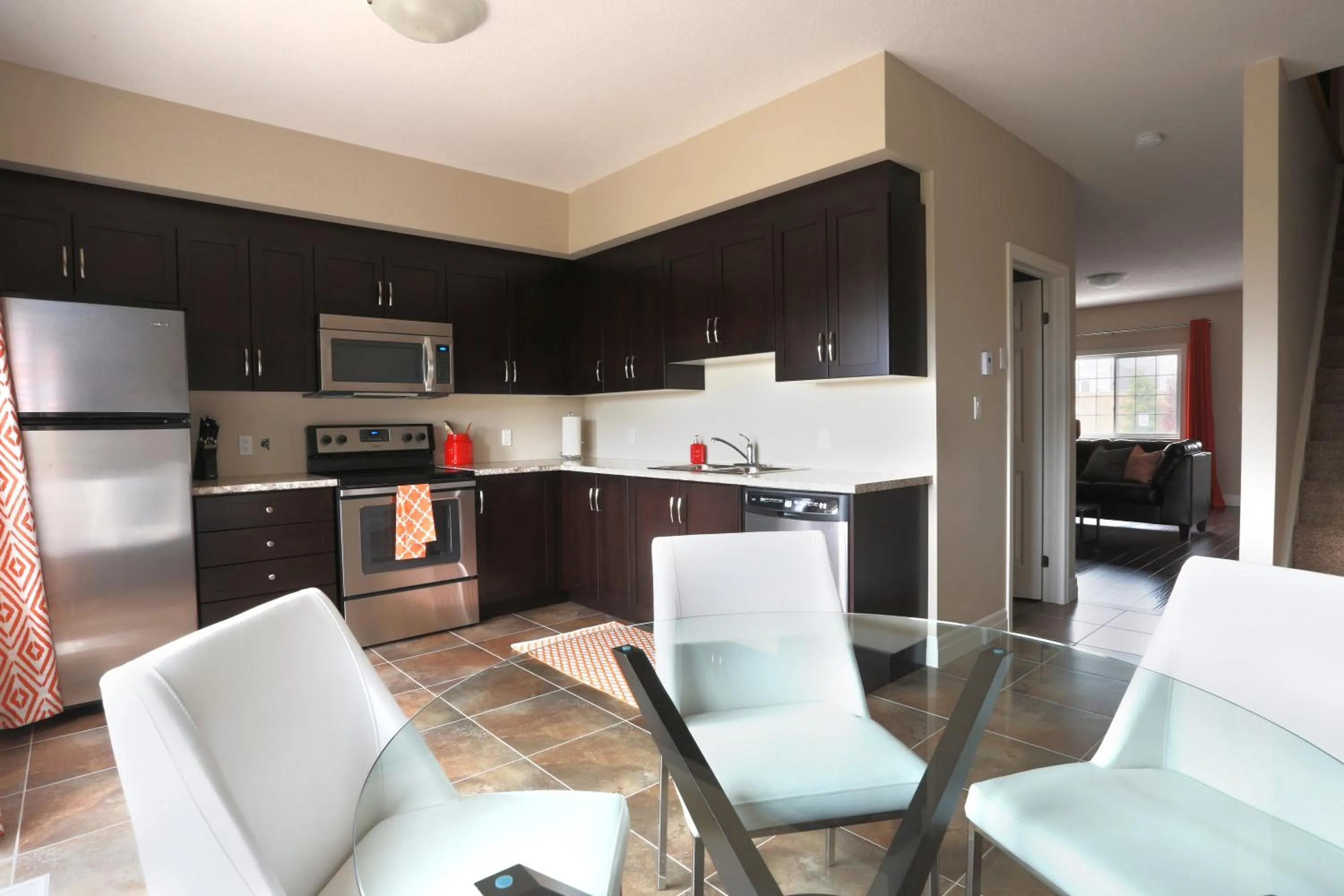 Kitchen or kitchenette in Boardwalk Homes - Executive Guest Rooms & Townhomes