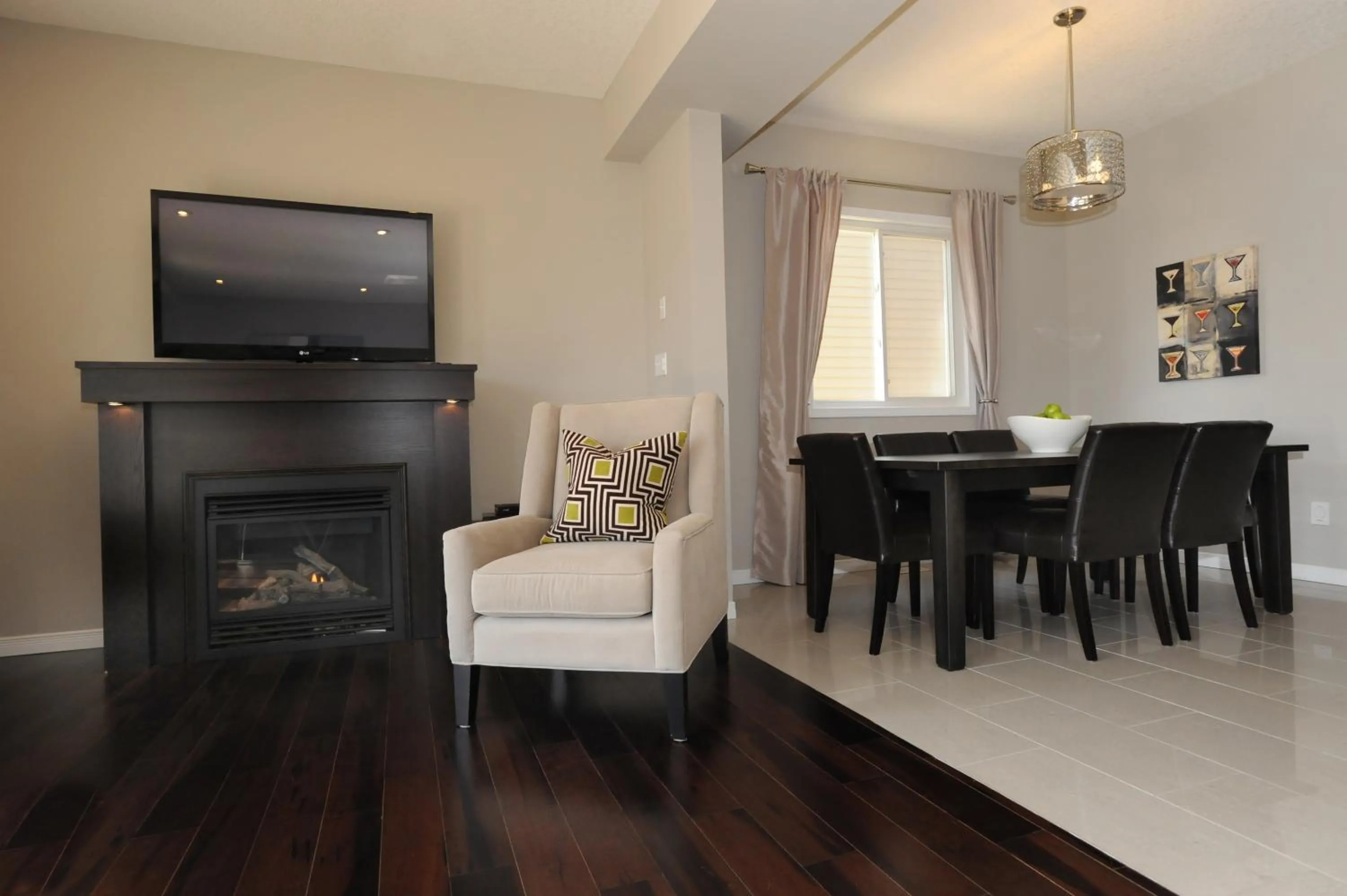 Dining area in Boardwalk Homes - Executive Guest Rooms & Townhomes