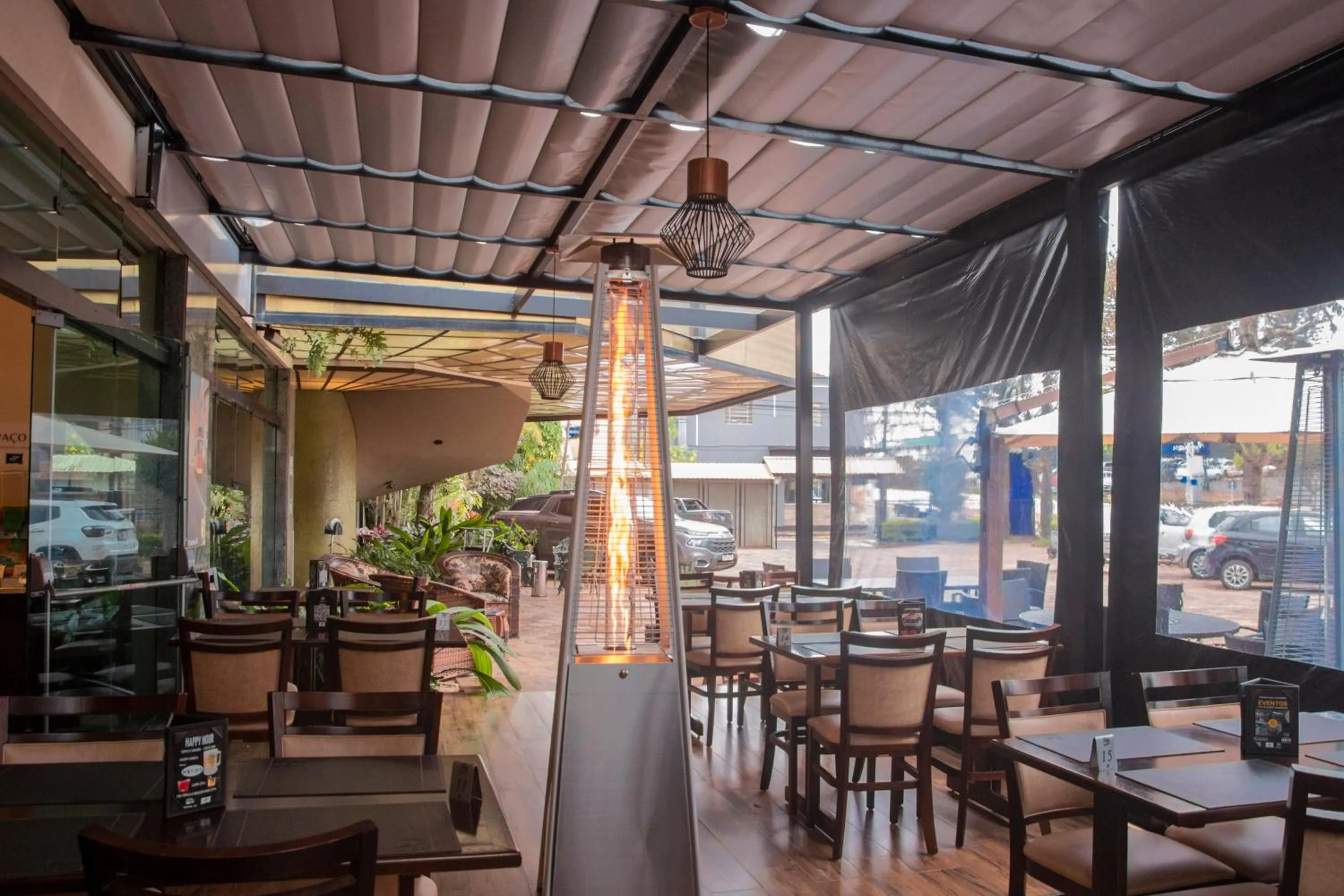 Restaurant/places to eat in HD Plaza Hotel