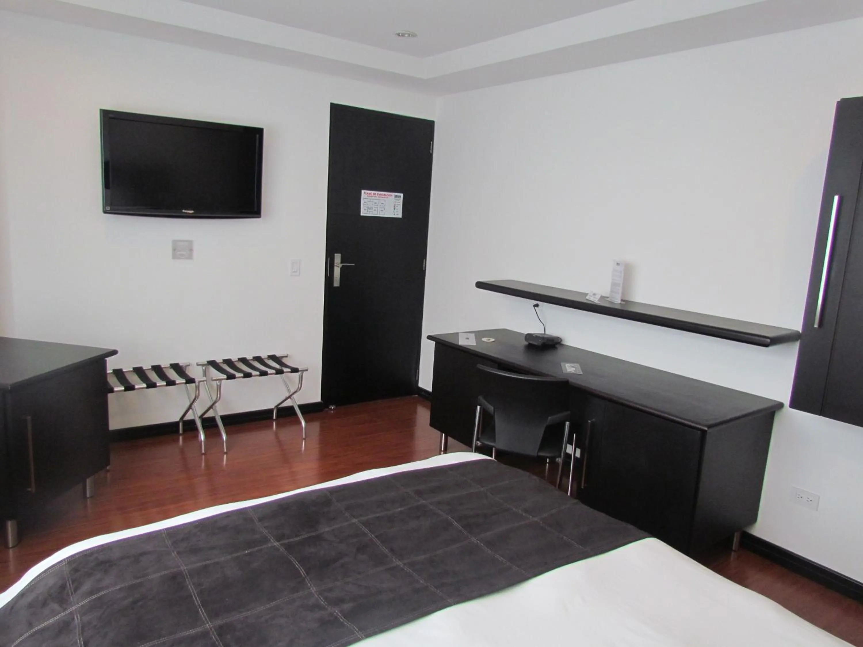 Photo of the whole room, Bed in Hotel Classic