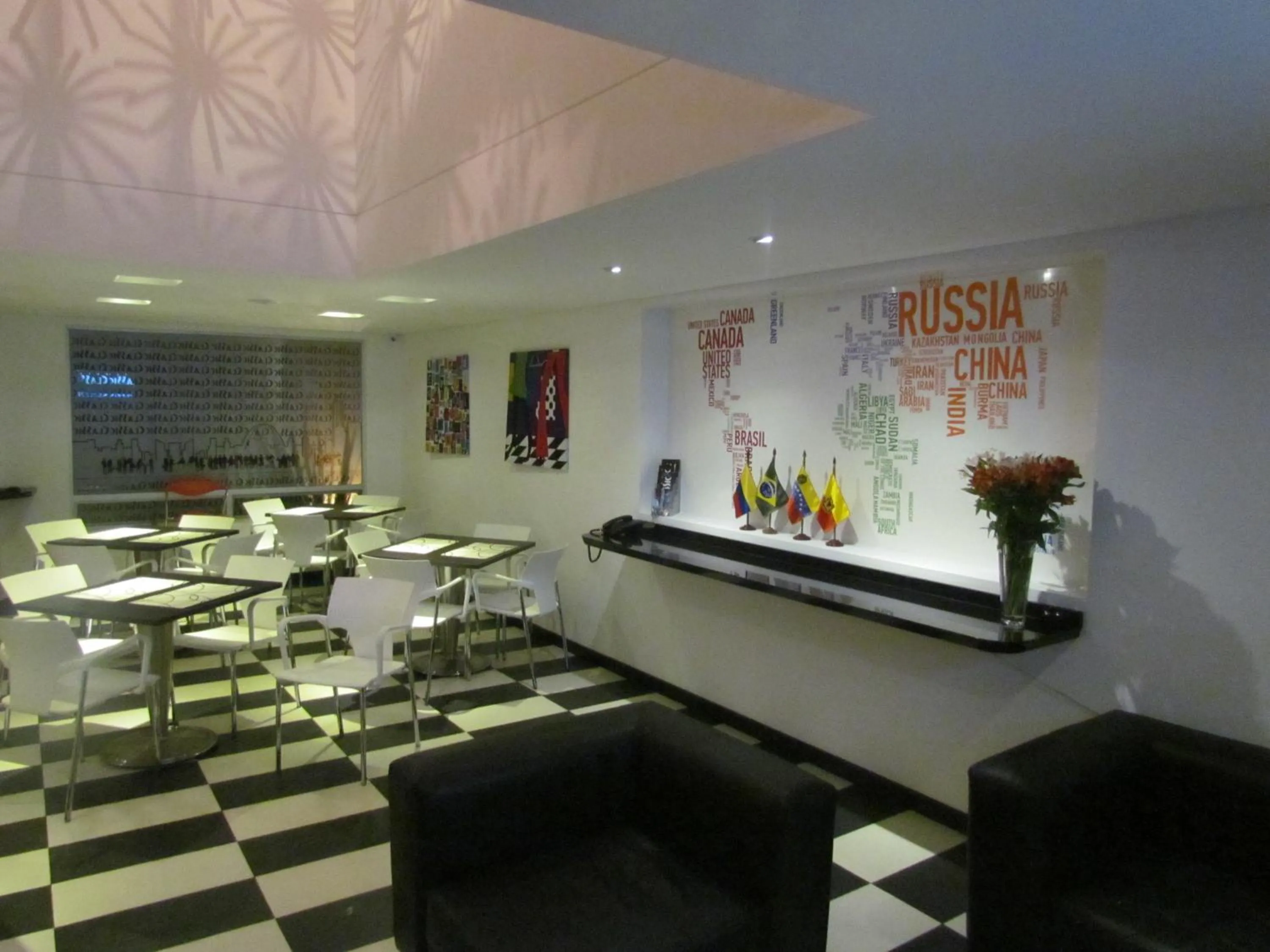 Restaurant/places to eat in Hotel Classic
