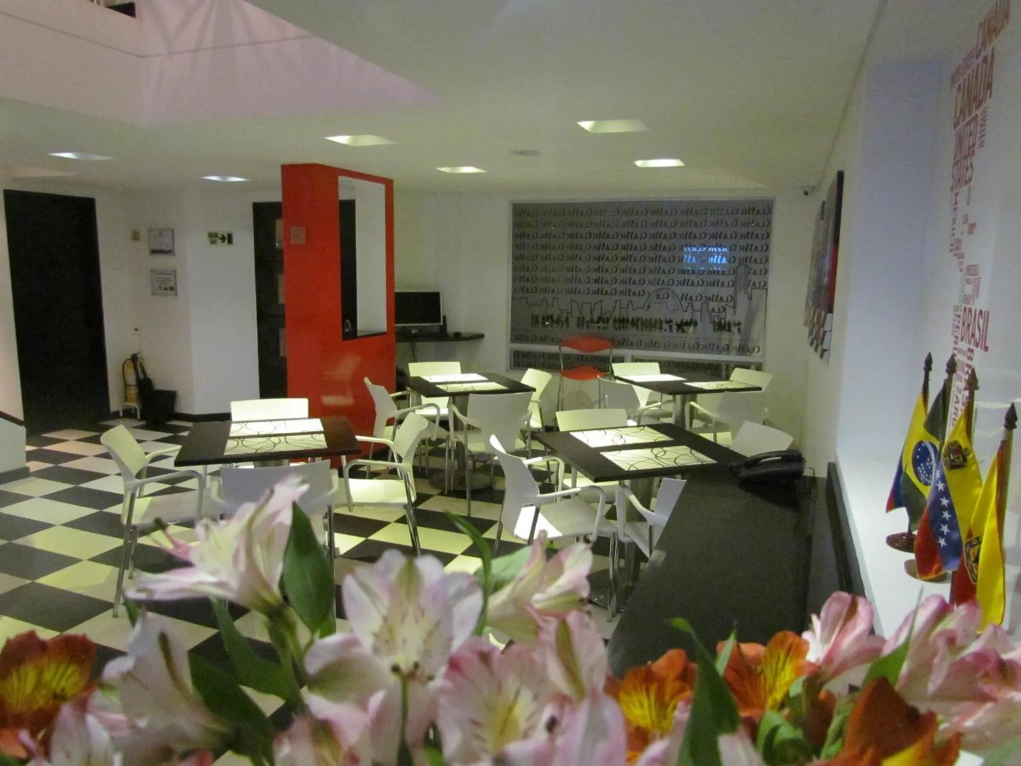 Restaurant/places to eat in Hotel Classic
