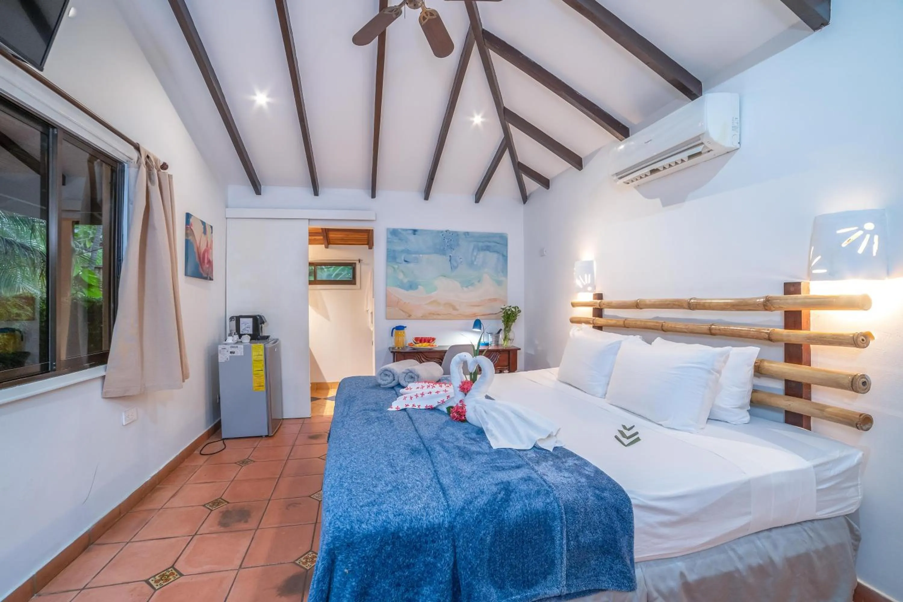 Photo of the whole room, Bed in Hotel Pasatiempo