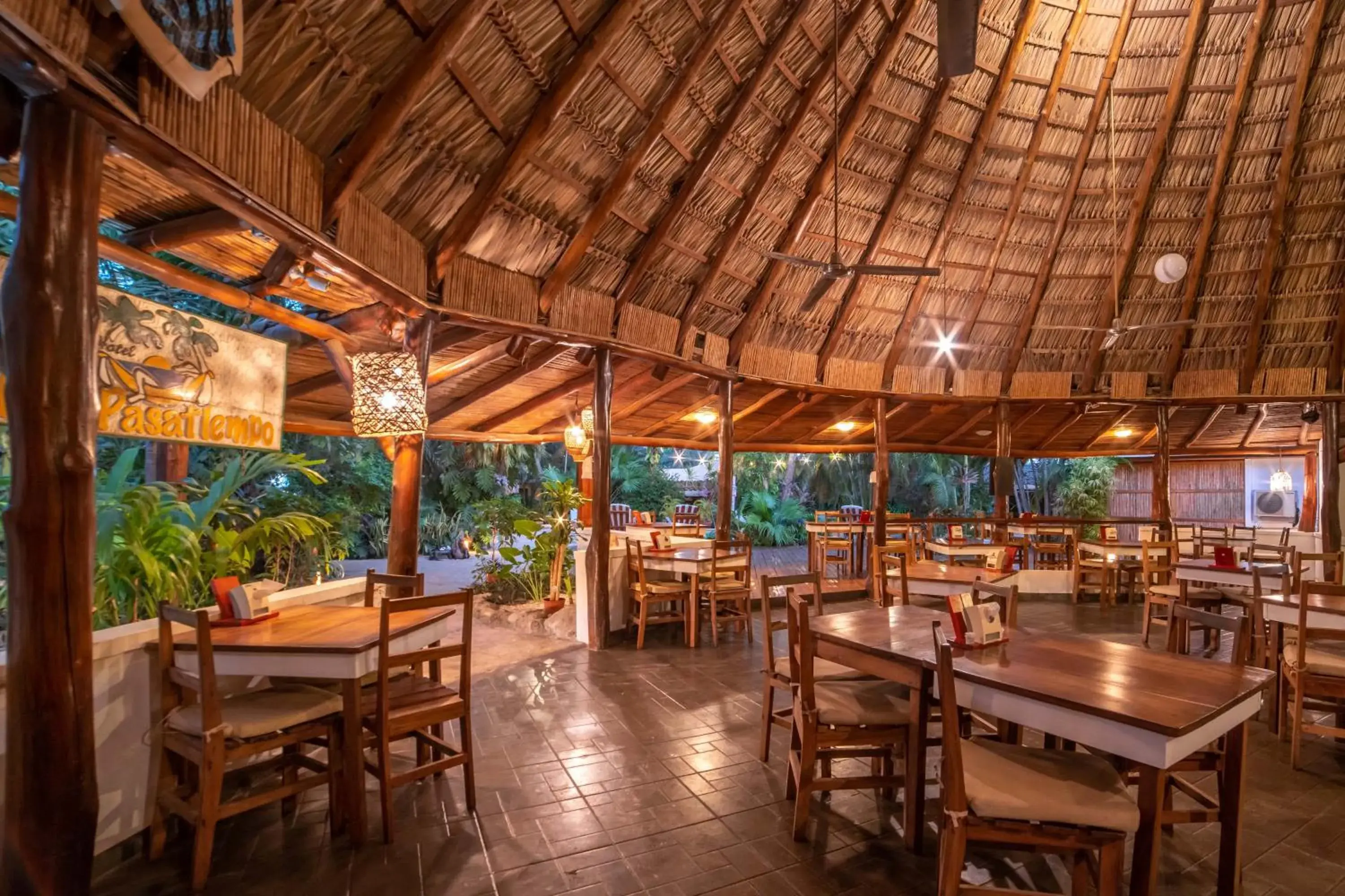 Restaurant/places to eat in Hotel Pasatiempo Restaurant/places to eat in Hotel Pasatiempo