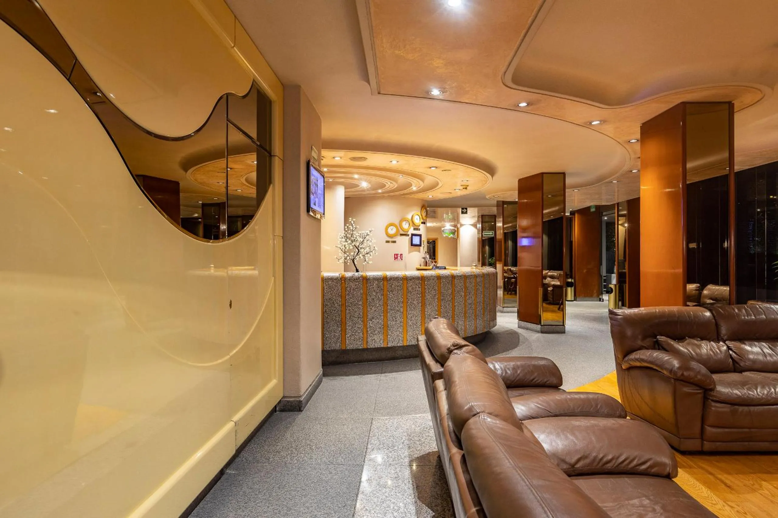 Lobby or reception in Hotel Beverly