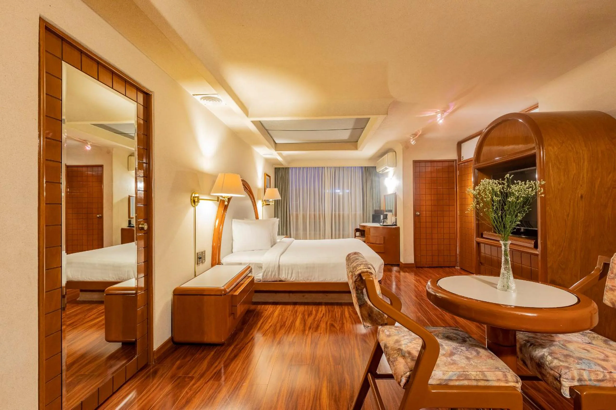 Bed in Hotel Beverly