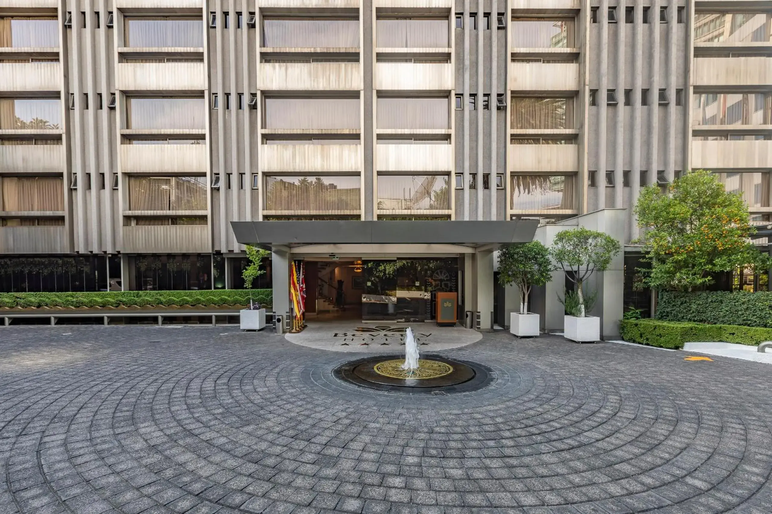Facade/entrance in Hotel Beverly Facade/entrance in Hotel Beverly