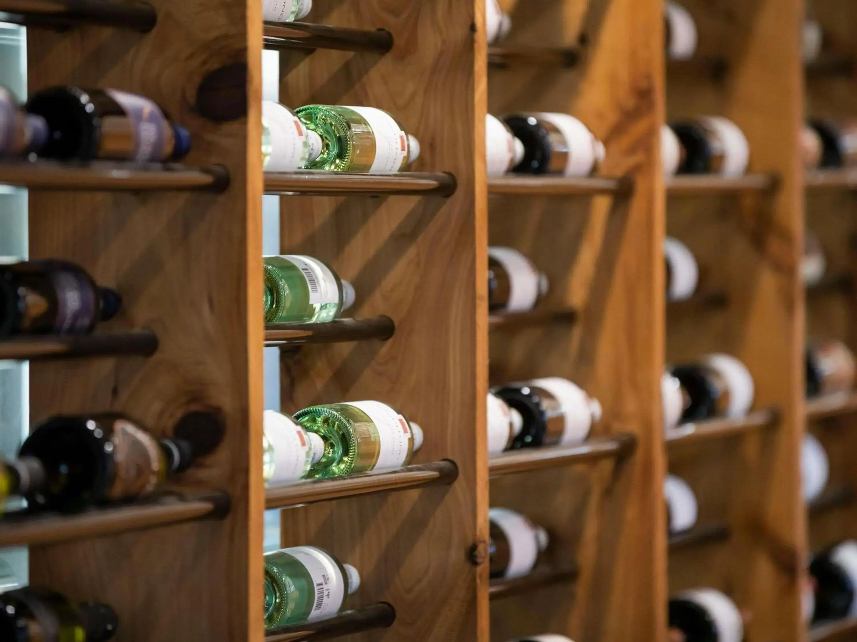 Lounge or bar in ibis Styles Orange Lounge or bar in ibis Styles Orange