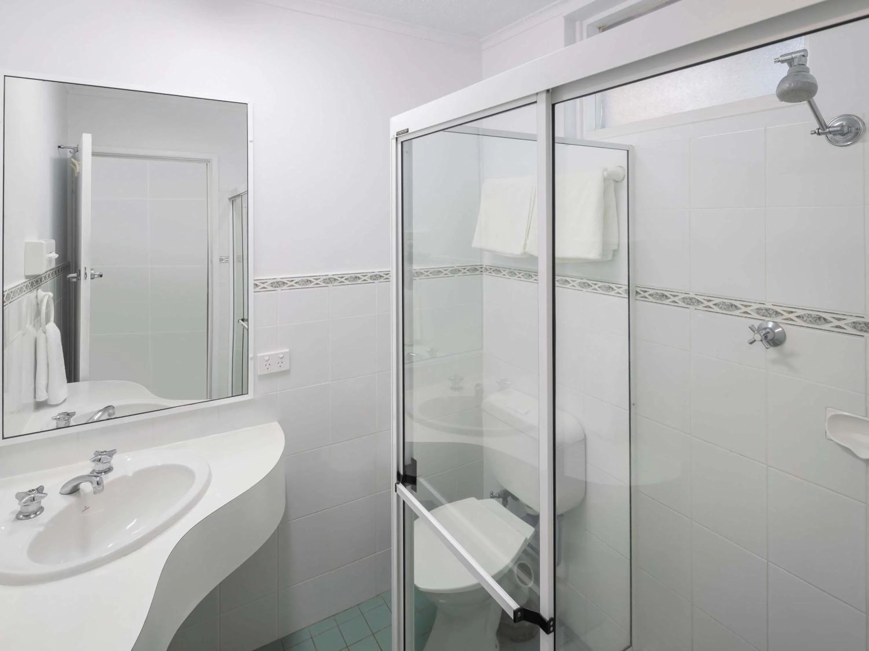 Bedroom in ibis Styles Orange