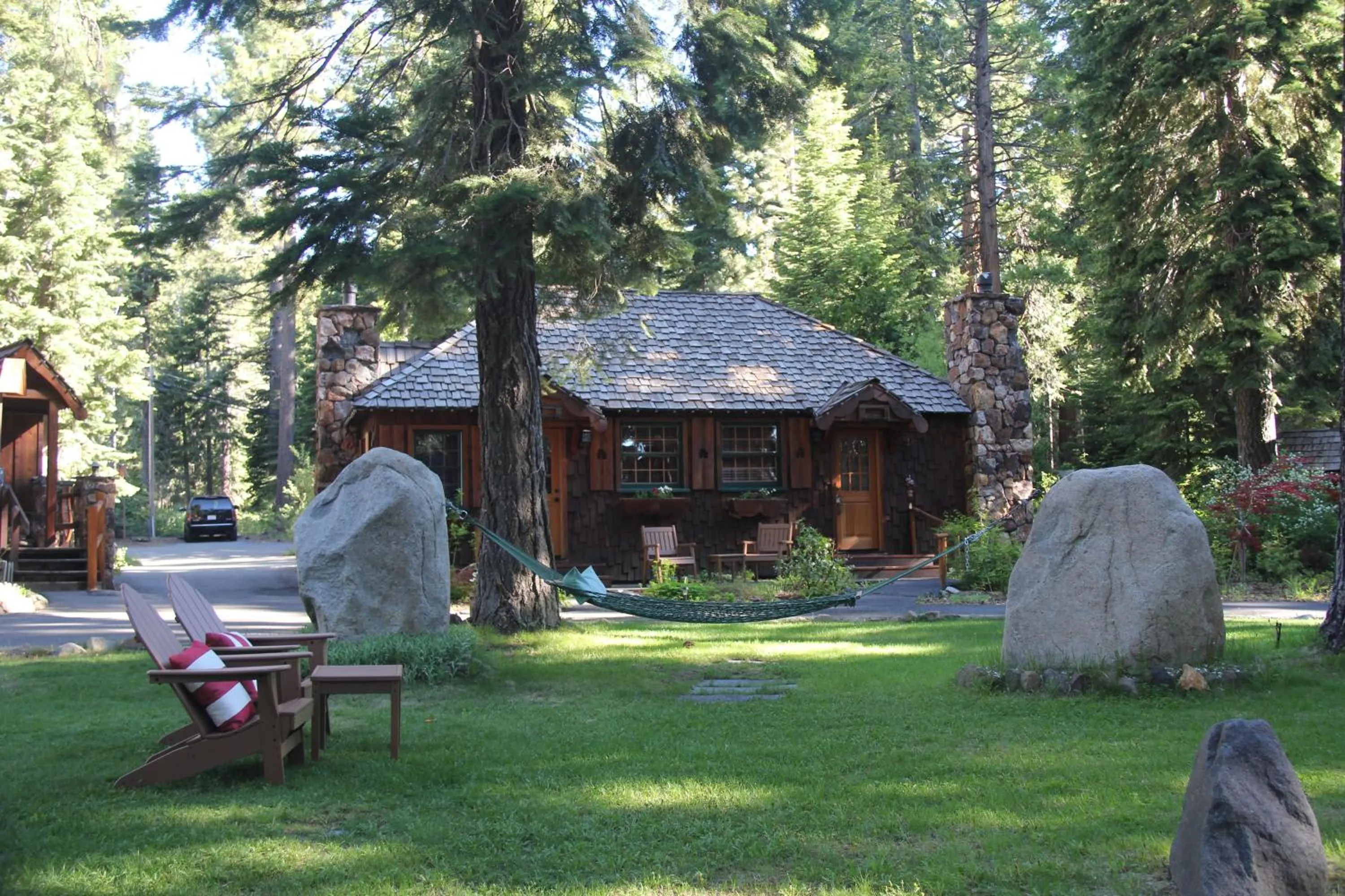 Spring in Cottage Inn At Lake Tahoe