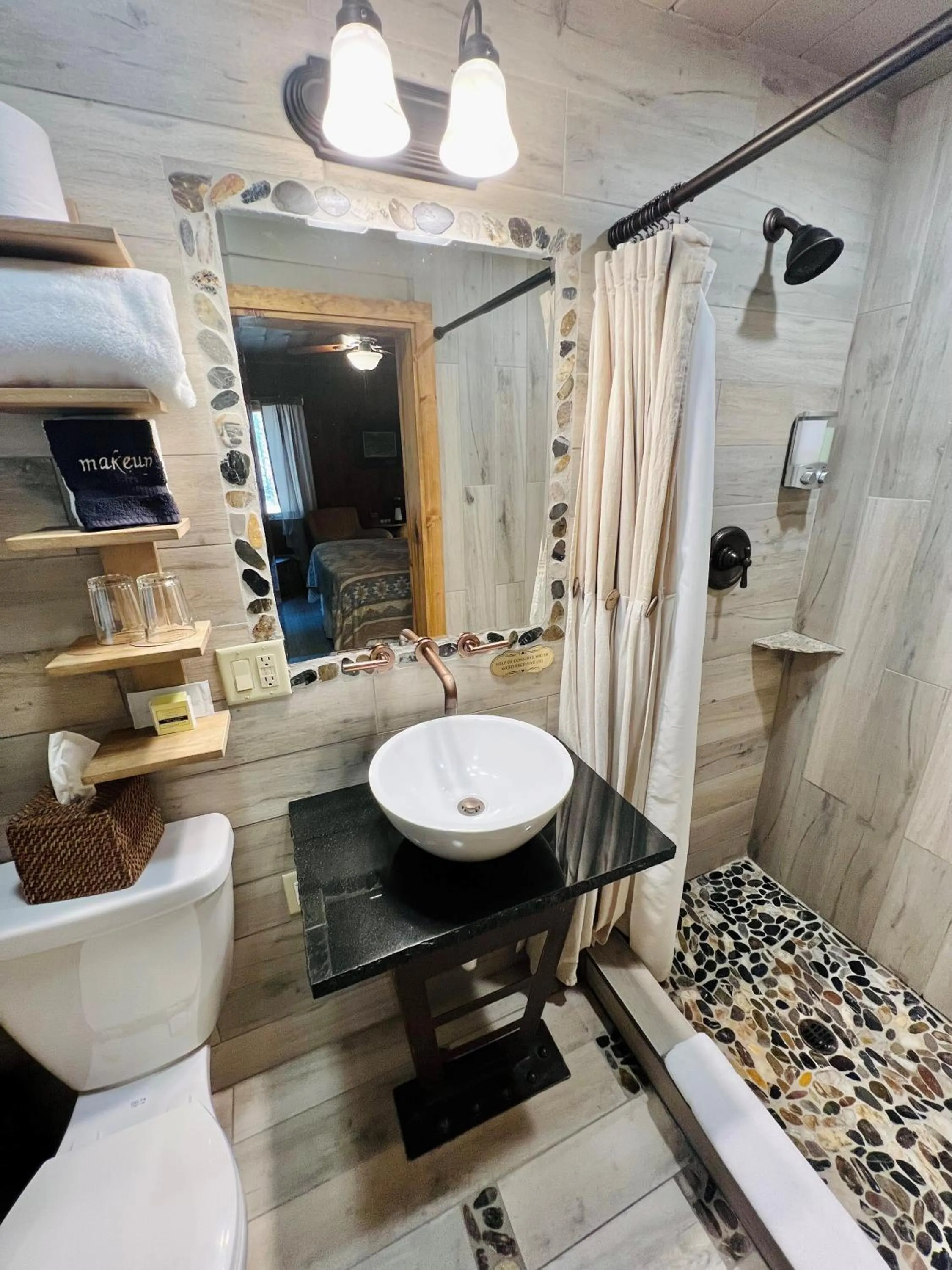 Shower in Cottage Inn At Lake Tahoe