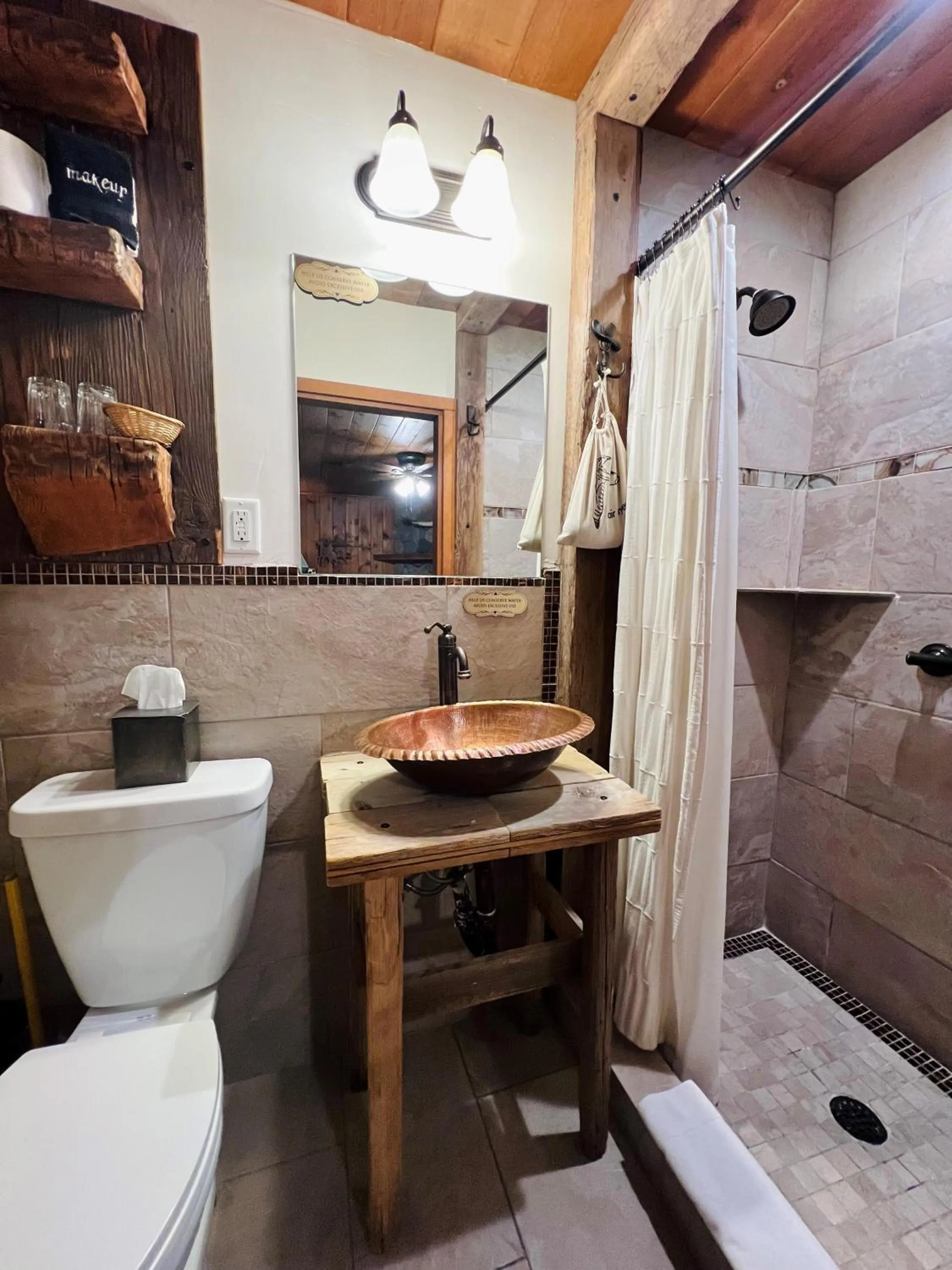 Bathroom in Cottage Inn At Lake Tahoe