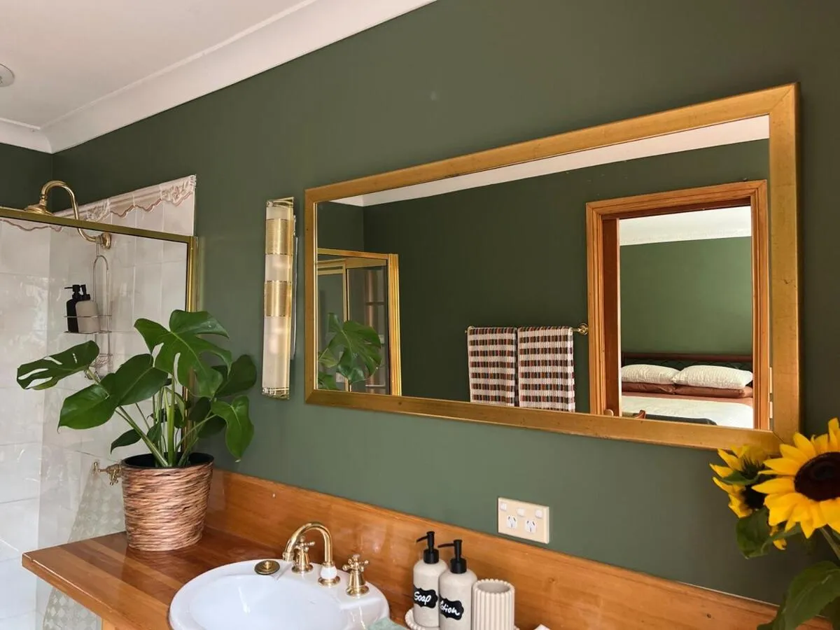 Bathroom in Green Gables B&B Waterfront Apartment or Garden Studio