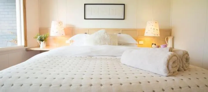 Bed in Beeches By The Sea