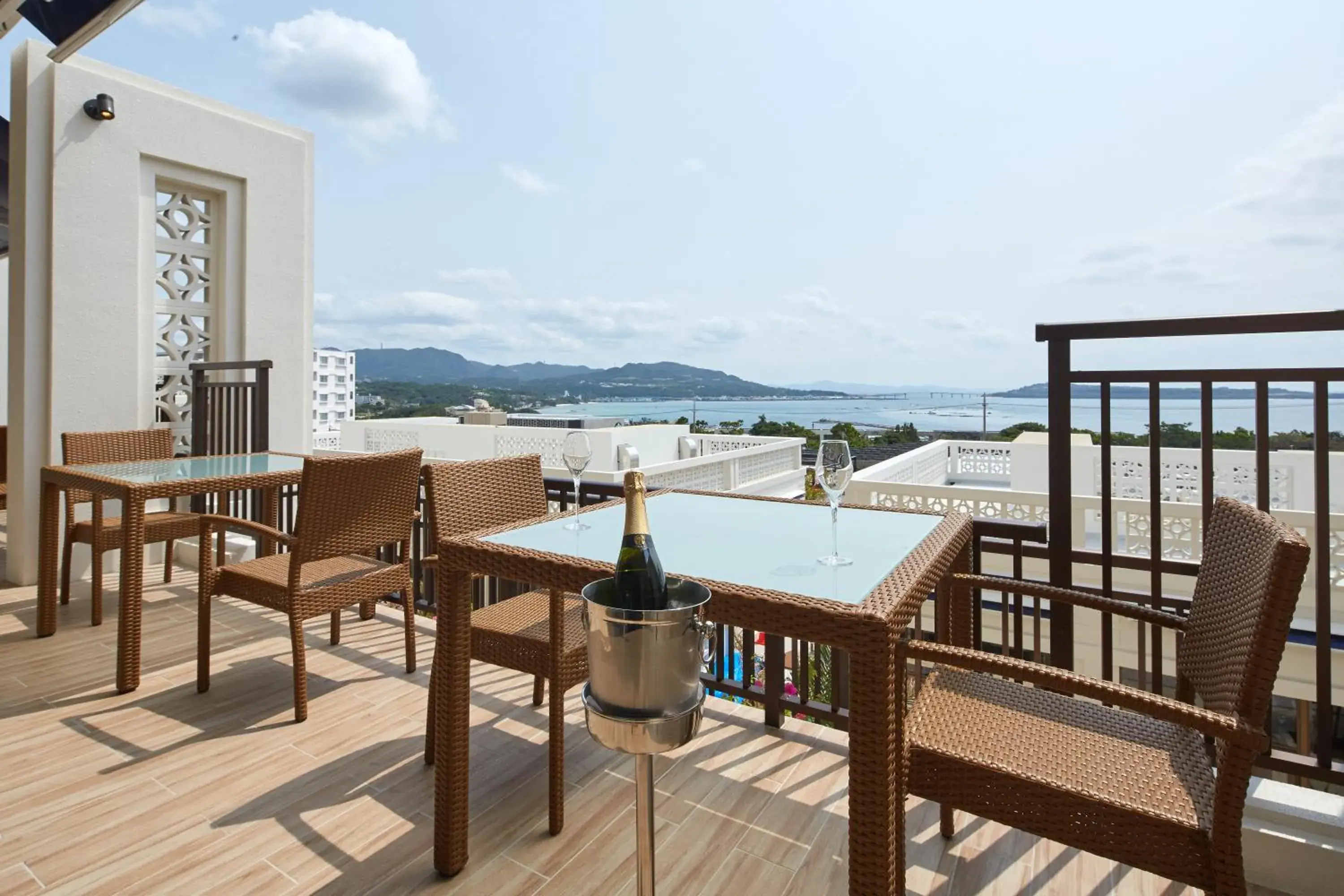 Restaurant/places to eat in Ala Mahaina Condo Hotel Restaurant/places to eat in Ala Mahaina Condo Hotel