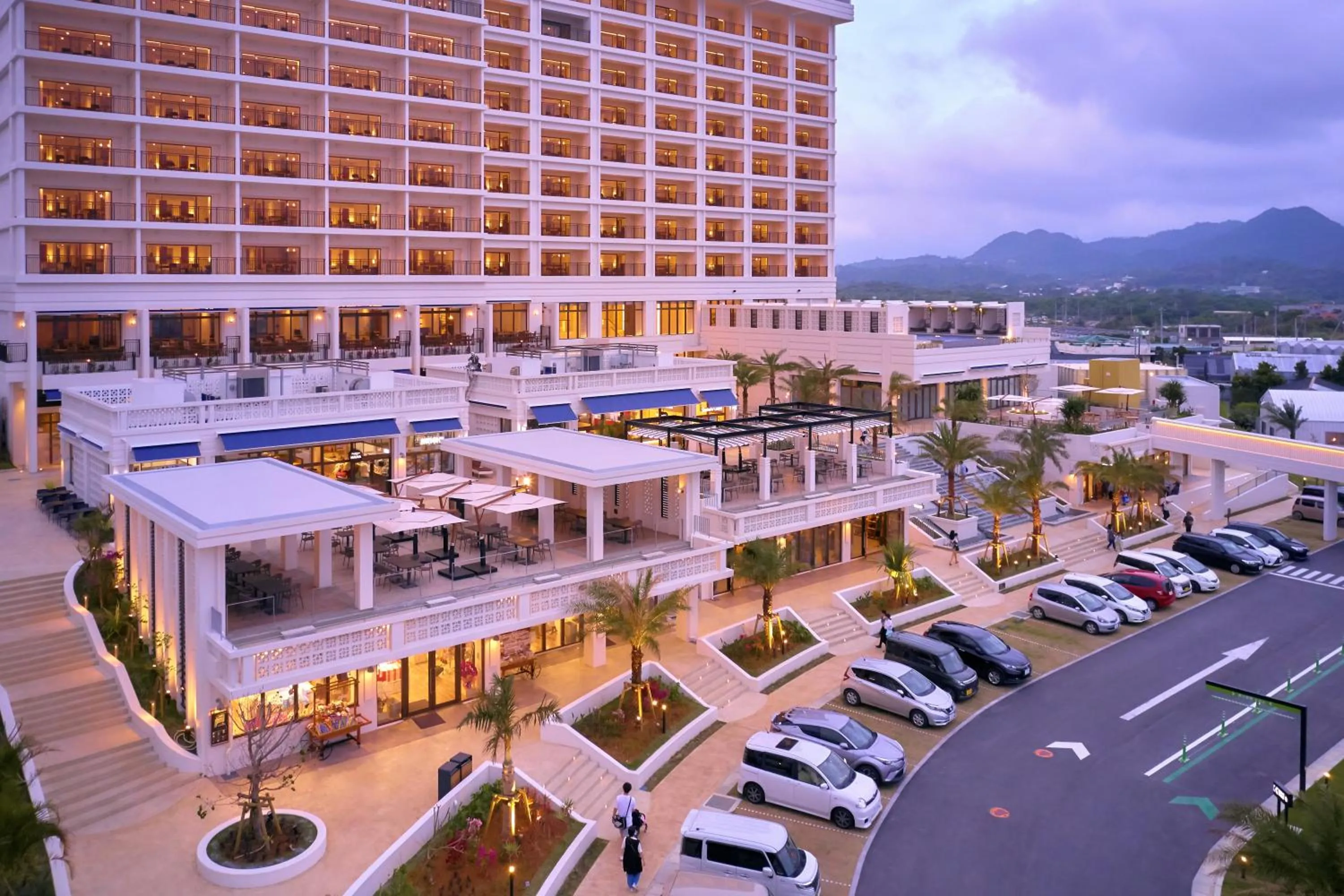 Restaurant/places to eat in Ala Mahaina Condo Hotel