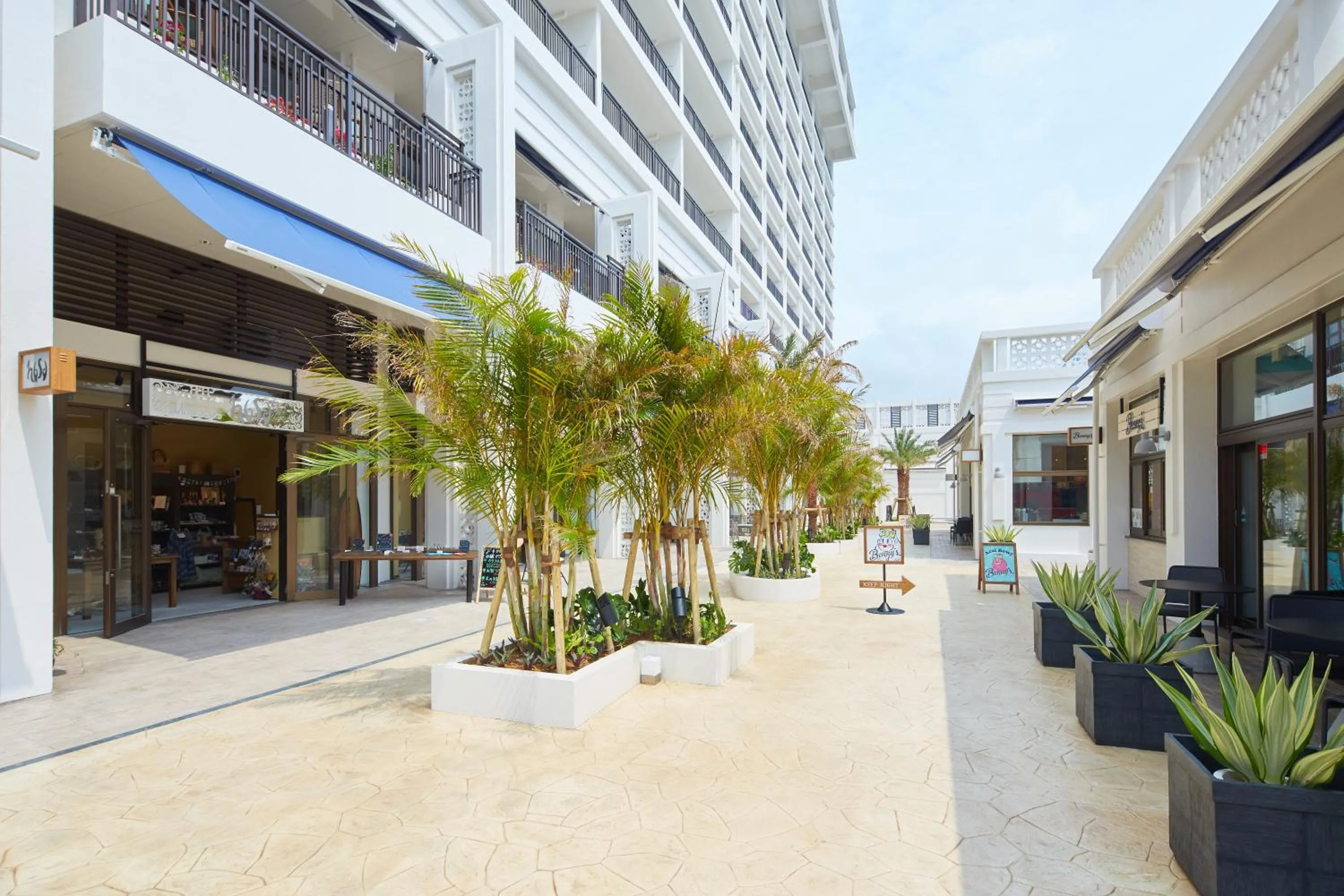 Restaurant/places to eat in Ala Mahaina Condo Hotel