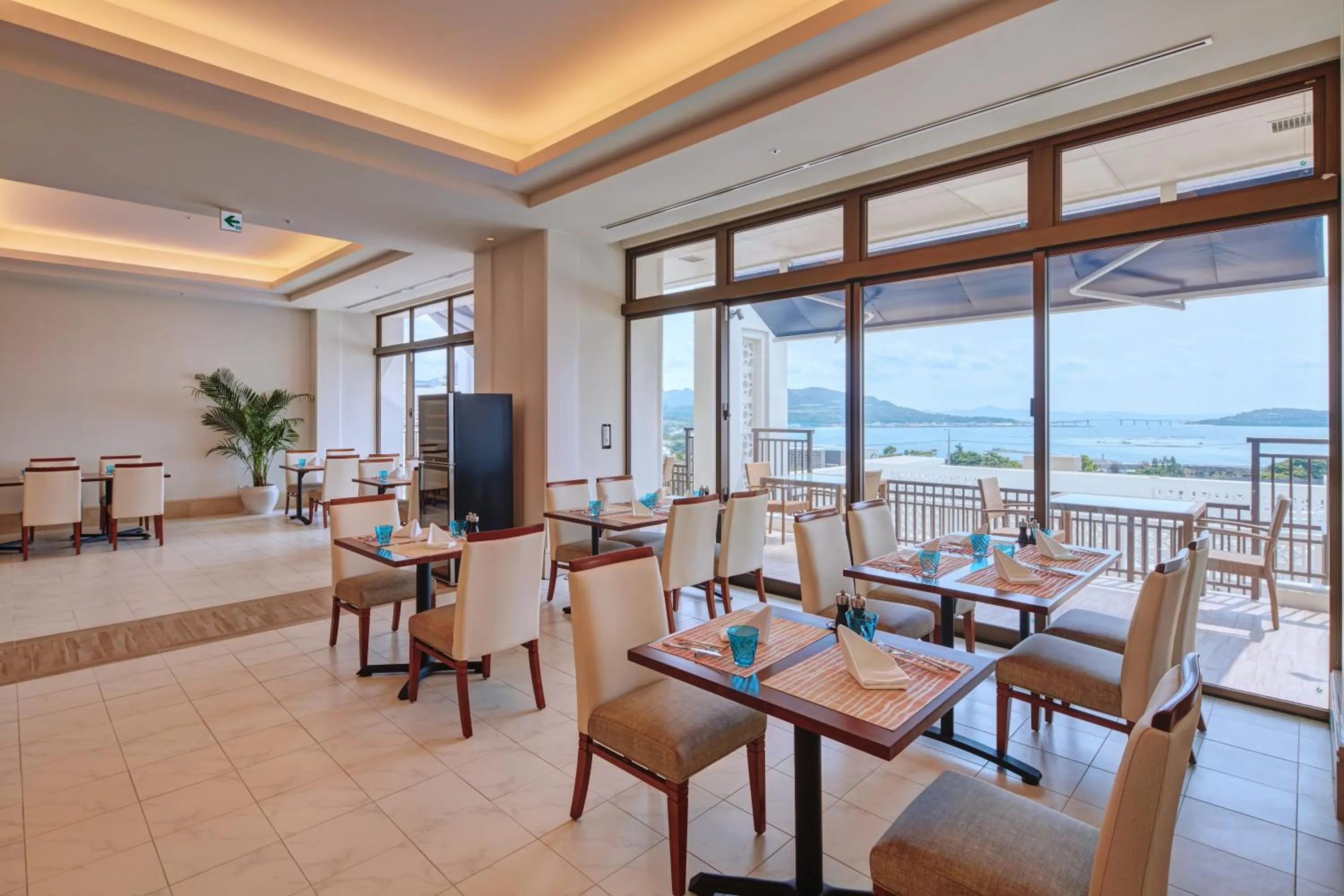 Restaurant/places to eat in Ala Mahaina Condo Hotel