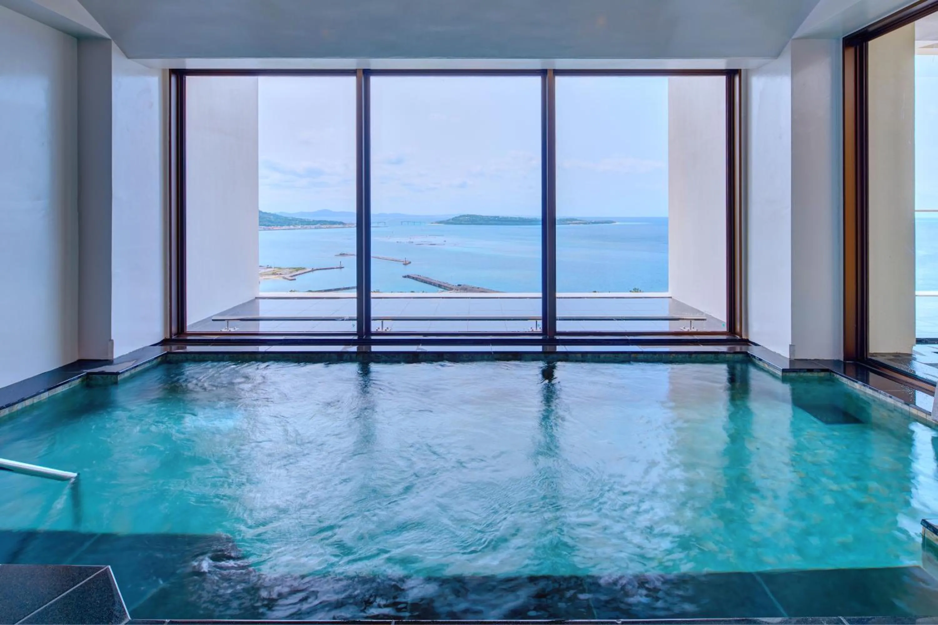 Public Bath in Ala Mahaina Condo Hotel